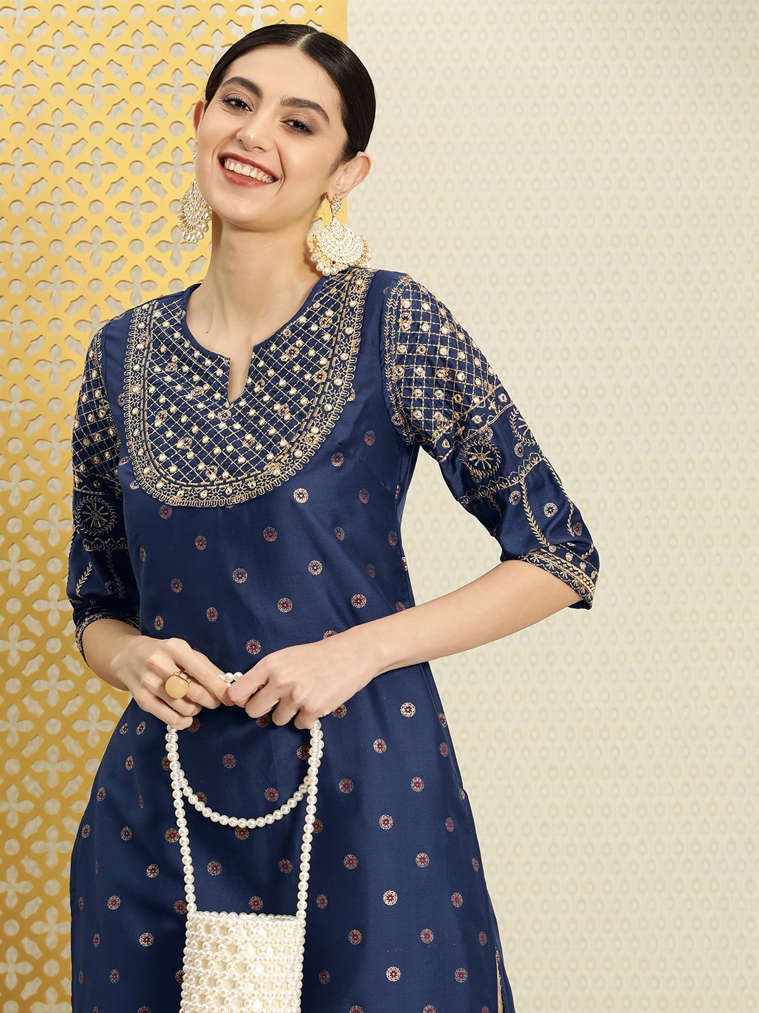House of Pataudi Jashn Round Neck Zari & Mirror Work Embroidered A-Line Kurta, Navy blue
House of Pataudi Jashn Round Neck Zari & Mirror Work Embroidered A-Line Kurta, Navy blue