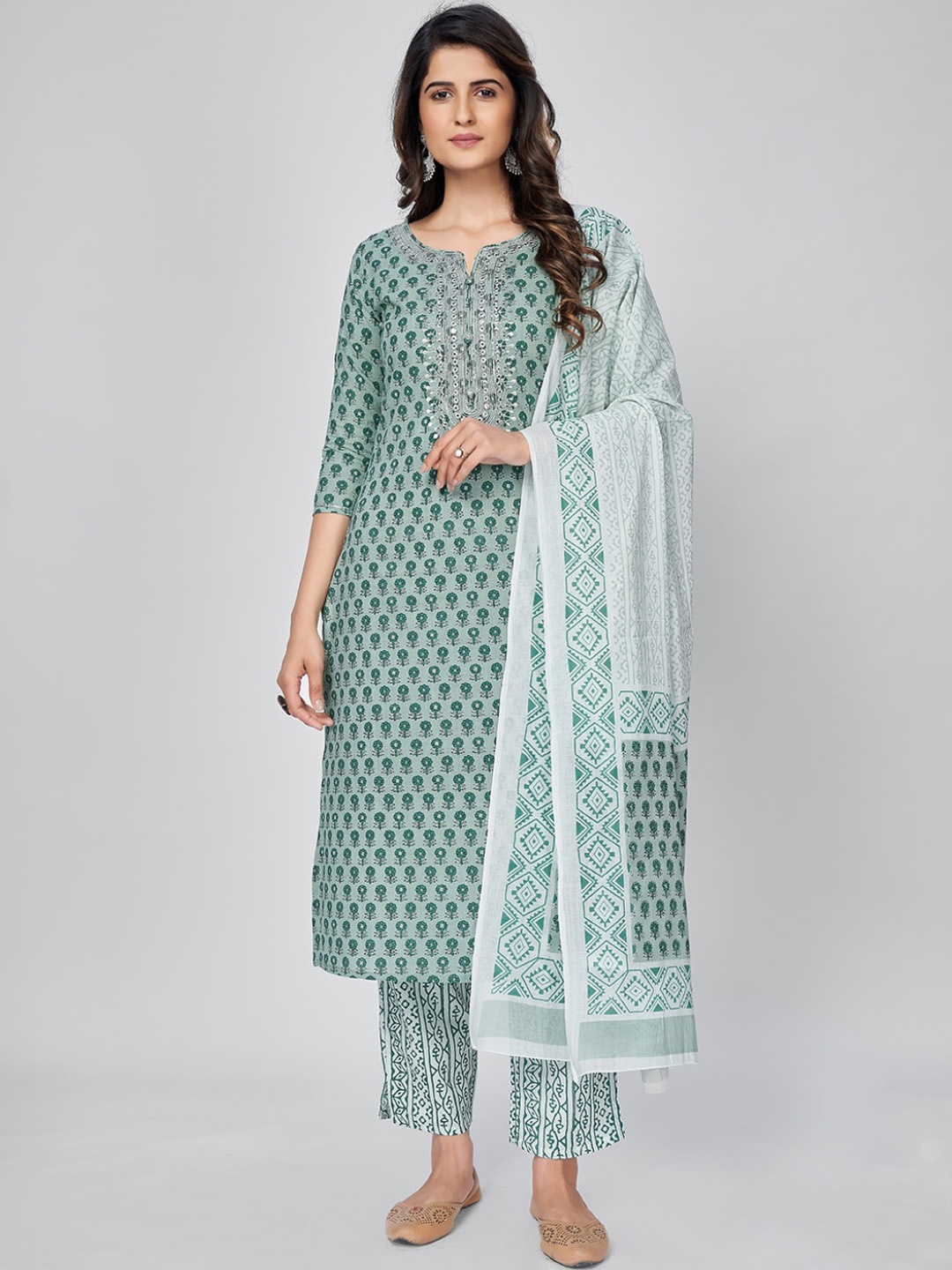 Vbuyz Women Turquoise Blue Ethnic Motifs Printed Thread Work Pure Cotton Kurta with Trousers & With Dupatta
Vbuyz Women Turquoise Blue Ethnic Motifs Printed Thread Work Pure Cotton Kurta with Trousers & With Dupatta