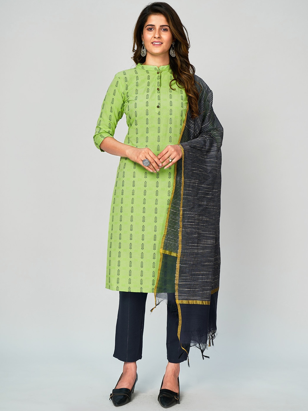 KALINI Women Green & Navy Blue Striped Pure Cotton Kurta with Trouser & With Dupatta
KALINI Women Green & Navy Blue Striped Pure Cotton Kurta with Trouser & With Dupatta