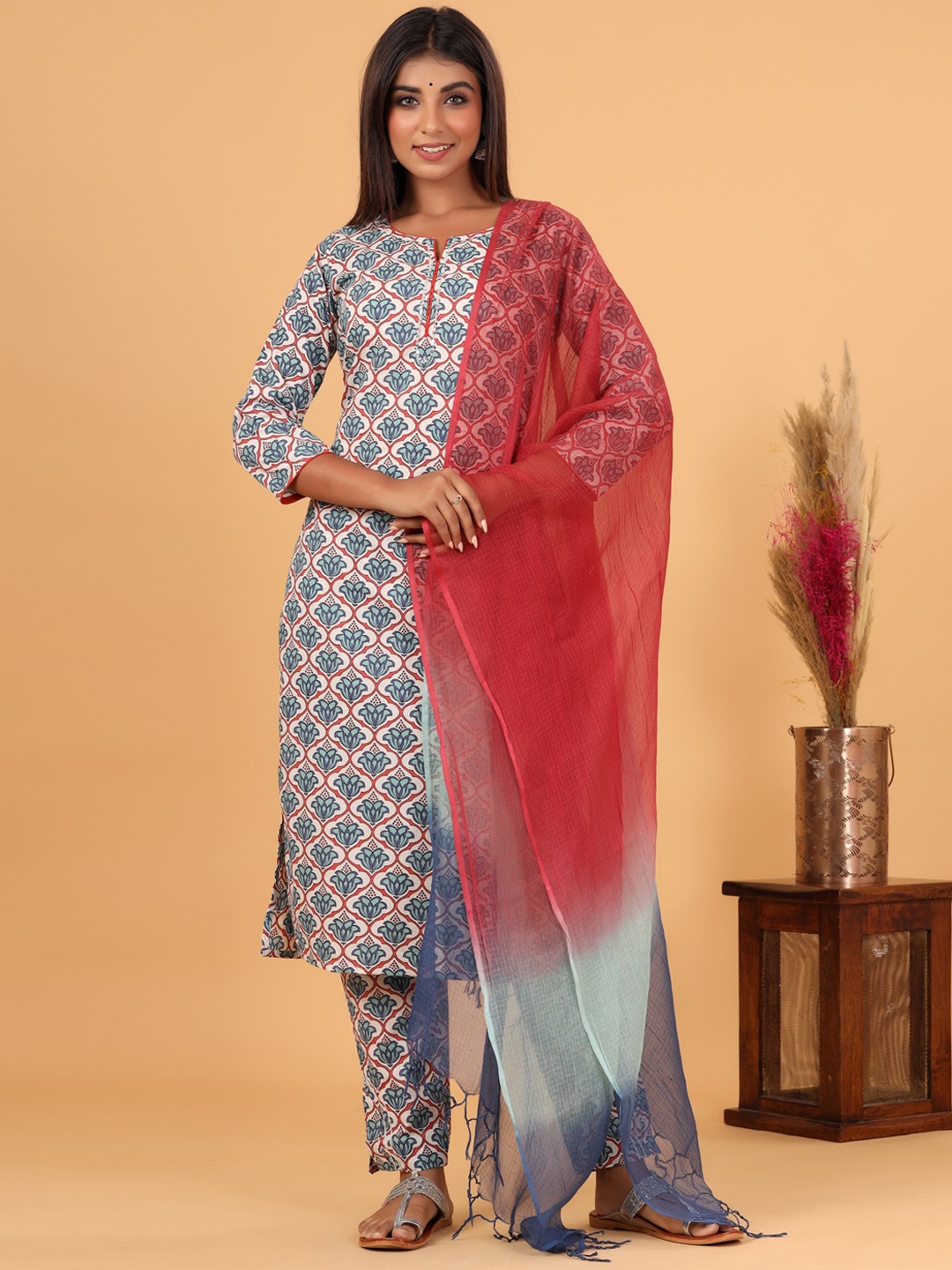 KAAJH Women Blue Floral Printed Pure Cotton Kurta with Trousers & With Dupatta