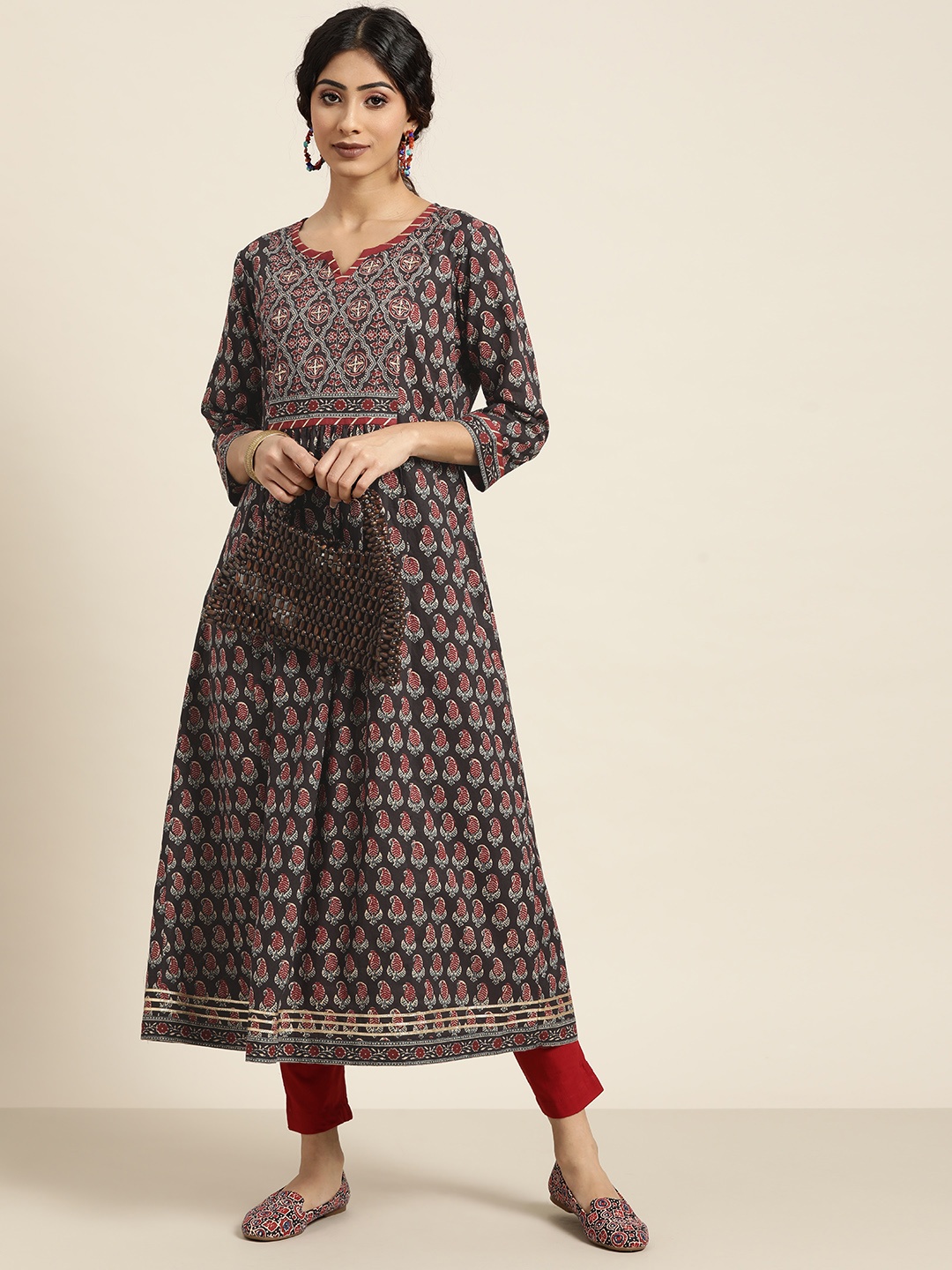 Sangria Women Charcoal Black & Maroon Pure Cotton Ethnic Motifs Printed Anarkali Kurta
Sangria Women Charcoal Black & Maroon Pure Cotton Ethnic Motifs Printed Anarkali Kurta