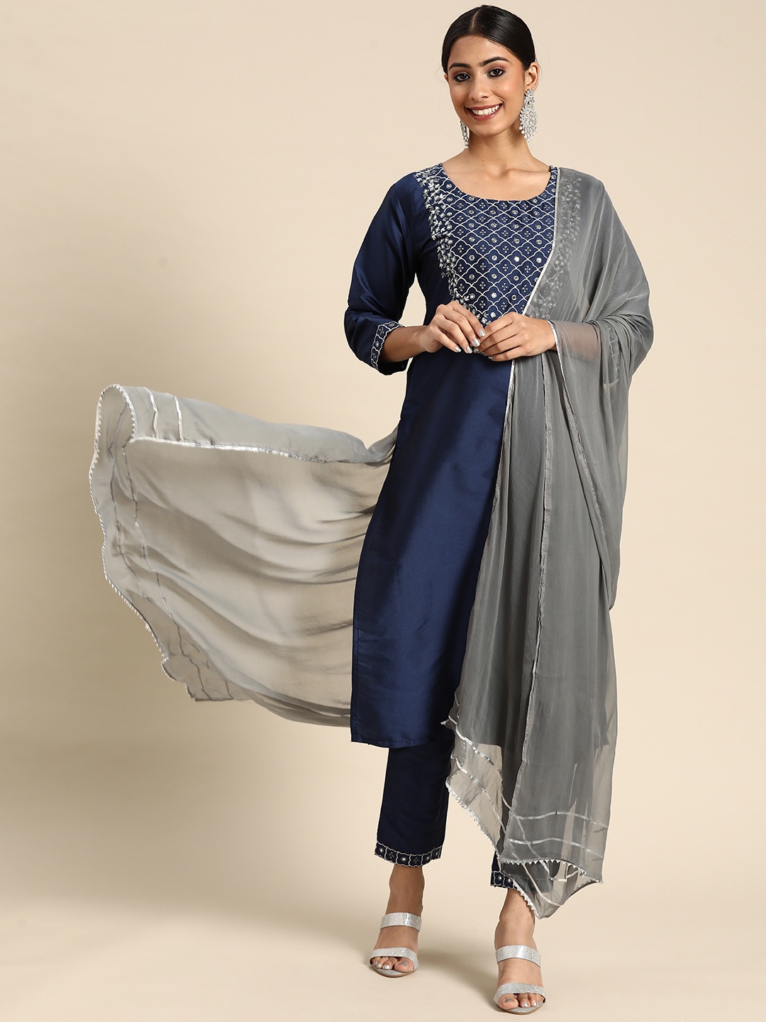 Gerua By Libas Women Navy Blue Yoke Design Embroidered Mirror Work Kurta with Trousers Dupatta
Gerua By Libas Women Navy Blue Yoke Design Embroidered Mirror Work Kurta with Trousers Dupatta