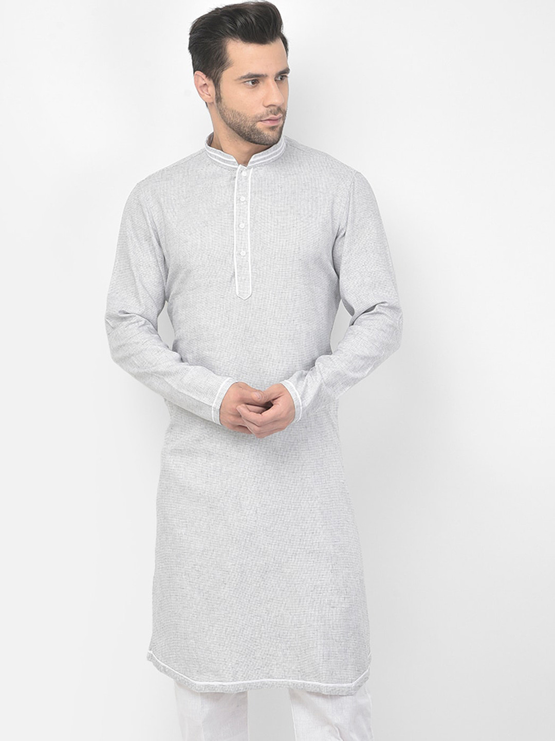 DEYANN Men Off White Jacquard Kurta
DEYANN Men Off White Jacquard Kurta