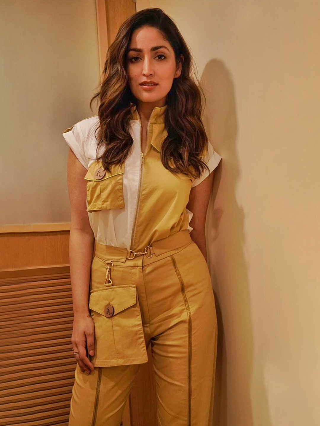 Crimsoune Club x Nikhil Thampi White & Beige Colourblocked Organic Cotton Zipper Top
Crimsoune Club x Nikhil Thampi White & Beige Colourblocked Organic Cotton Zipper Top