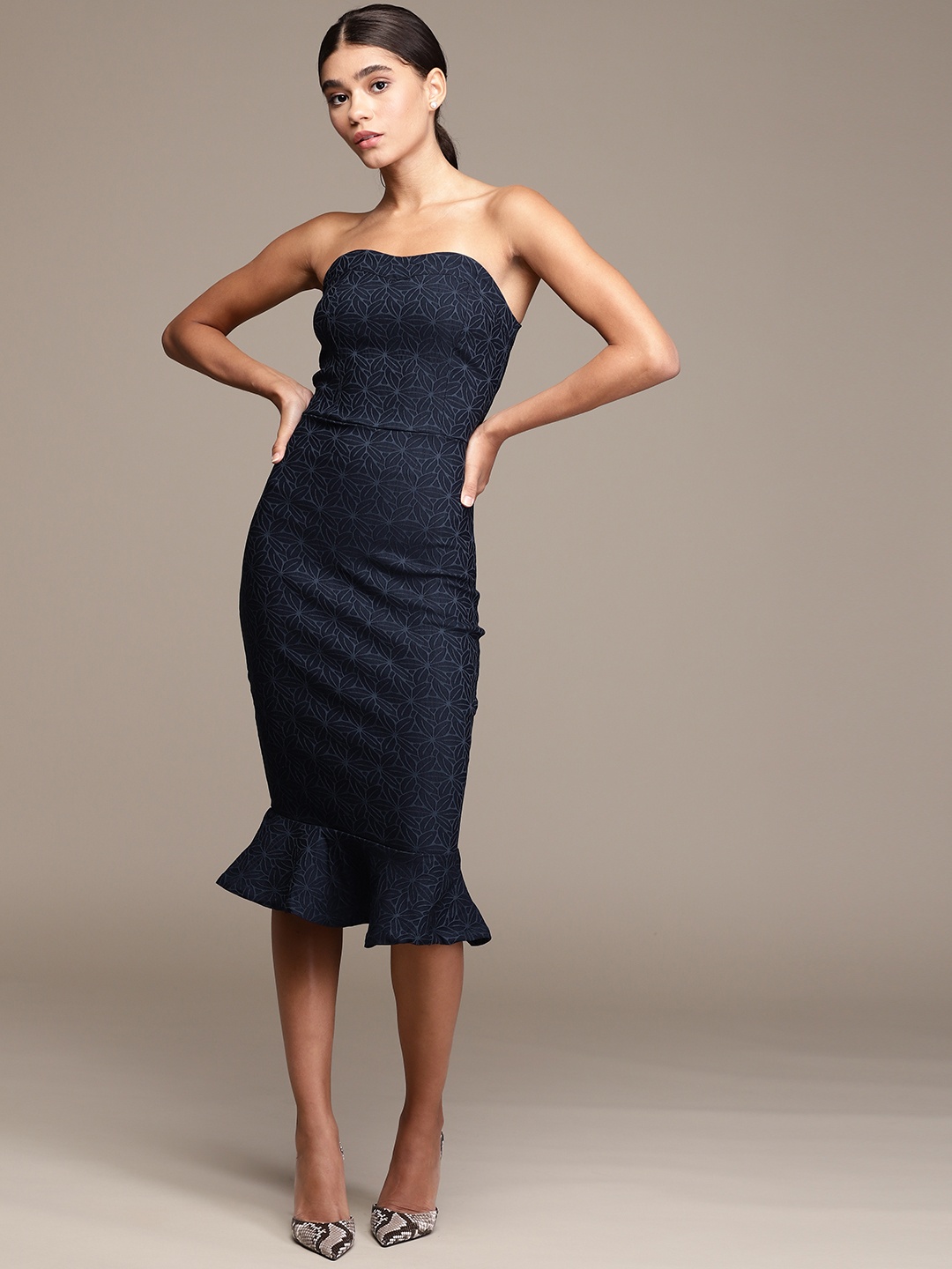 bebe Women Navy Party Floral Embroidered Off-Shoulder Sheath Midi Dress, Navy blue
bebe Women Navy Party Floral Embroidered Off-Shoulder Sheath Midi Dress, Navy blue