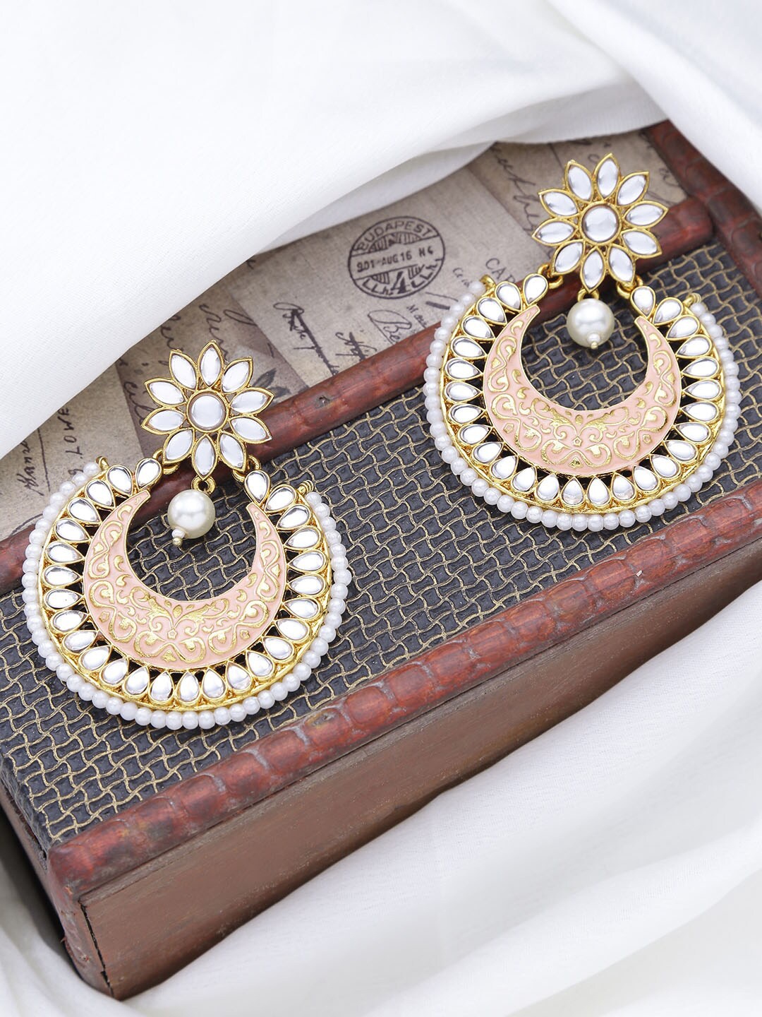 LIVE EVIL Peach-Coloured & Gold-Plated Contemporary Kundan-Studded Chandbalis Earrings
LIVE EVIL Peach-Coloured & Gold-Plated Contemporary Kundan-Studded Chandbalis Earrings