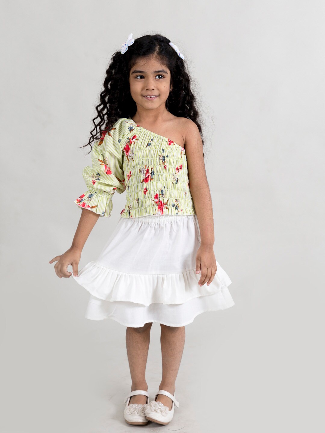 Fairies Forever Girls Sage Green & White Floral Printed Smocked Pure Cotton Top with Skirt
Fairies Forever Girls Sage Green & White Floral Printed Smocked Pure Cotton Top with Skirt