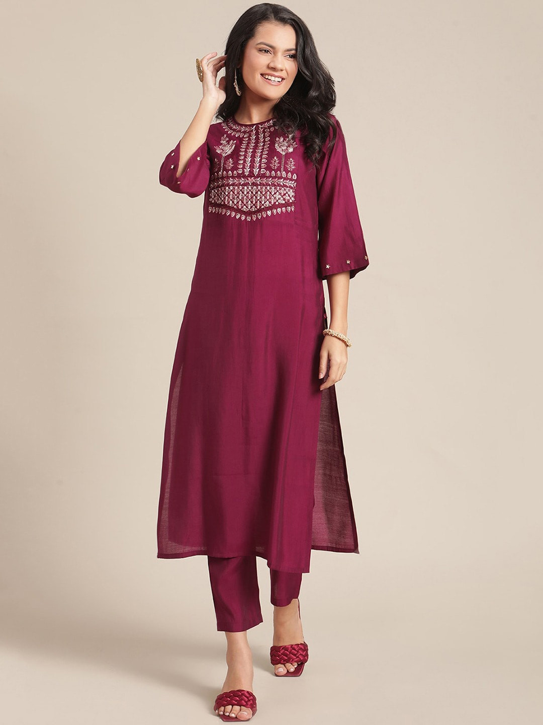 Varanga Women Burgundy Embroidered Pure Silk Kurta with Trousers
Varanga Women Burgundy Embroidered Pure Silk Kurta with Trousers