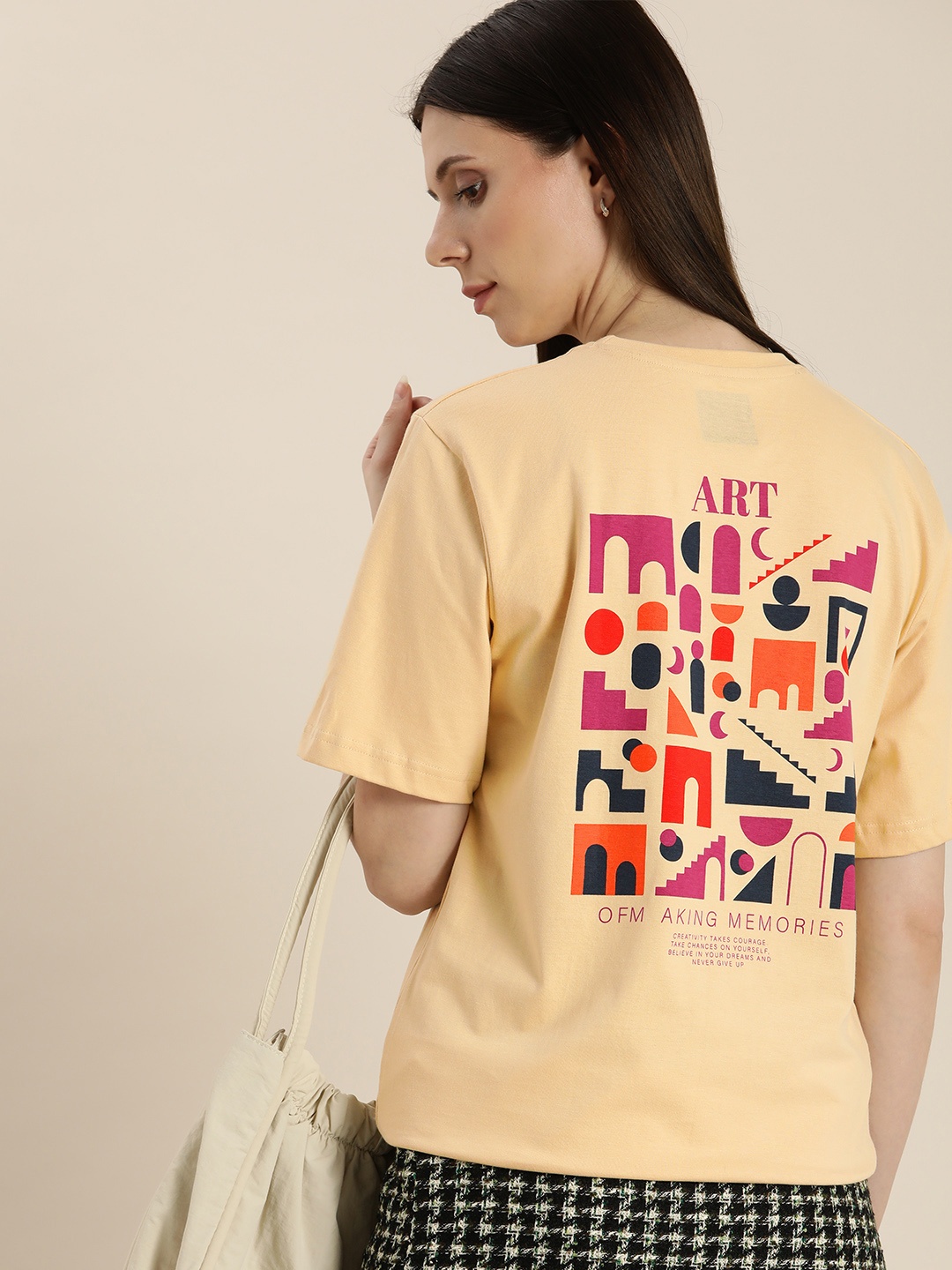 DILLINGER Women Beige & Pink Printed Pure Cotton Drop-Shoulder Sleeves Loose T-shirt
DILLINGER Women Beige & Pink Printed Pure Cotton Drop-Shoulder Sleeves Loose T-shirt