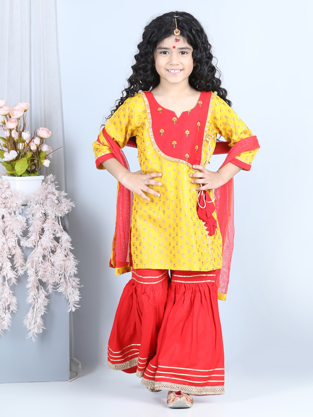 Kinder Kids Girls Red Floral Printed Angrakha Gotta Patti Pure Cotton Kurta with Sharara & With Dupatta
Kinder Kids Girls Red Floral Printed Angrakha Gotta Patti Pure Cotton Kurta with Sharara & With Dupatta