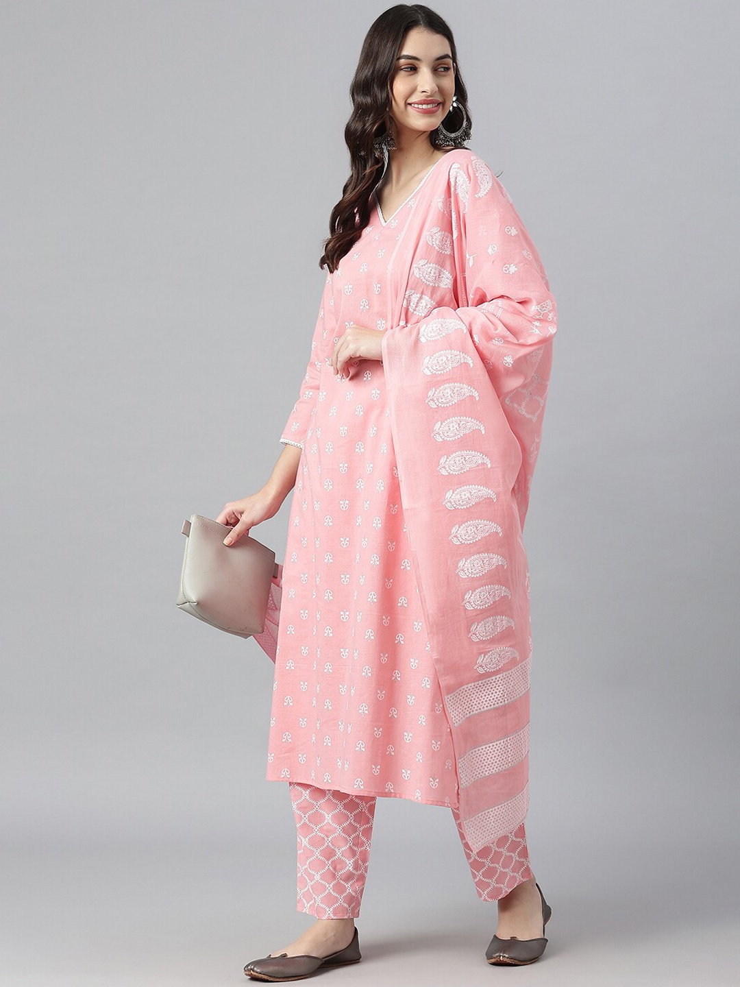Stylum Women Pink Ethnic Motifs Printed Pure Cotton Kurta with Trousers & With Dupatta
Stylum Women Pink Ethnic Motifs Printed Pure Cotton Kurta with Trousers & With Dupatta