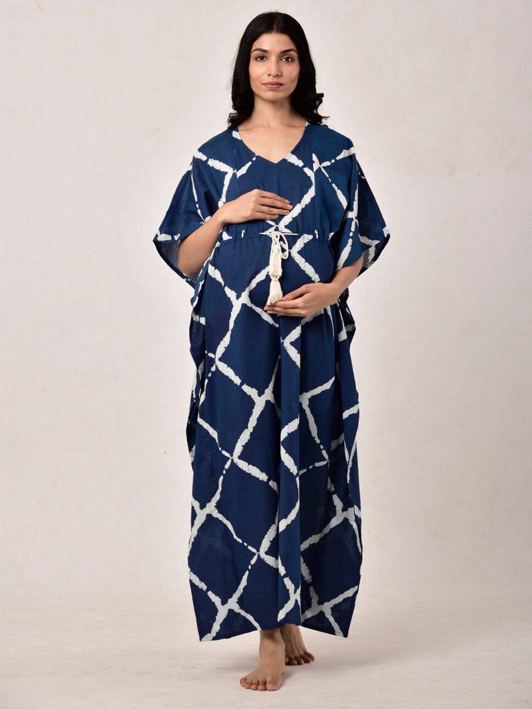 Ikk Kudi by Seerat Printed Pure Cotton Maternity & Nursing Kaftan Maxi Nightdress, Navy blue
Ikk Kudi by Seerat Printed Pure Cotton Maternity & Nursing Kaftan Maxi Nightdress, Navy blue