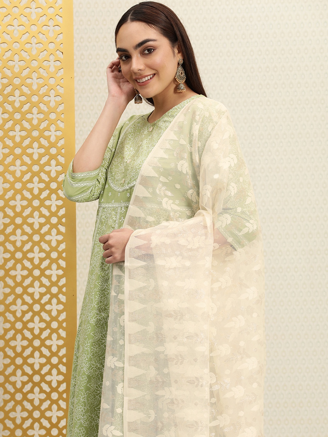 House of Pataudi Off White & Silver-Coloured Woven Design Organza Jashn Dupatta with Zari
House of Pataudi Off White & Silver-Coloured Woven Design Organza Jashn Dupatta with Zari