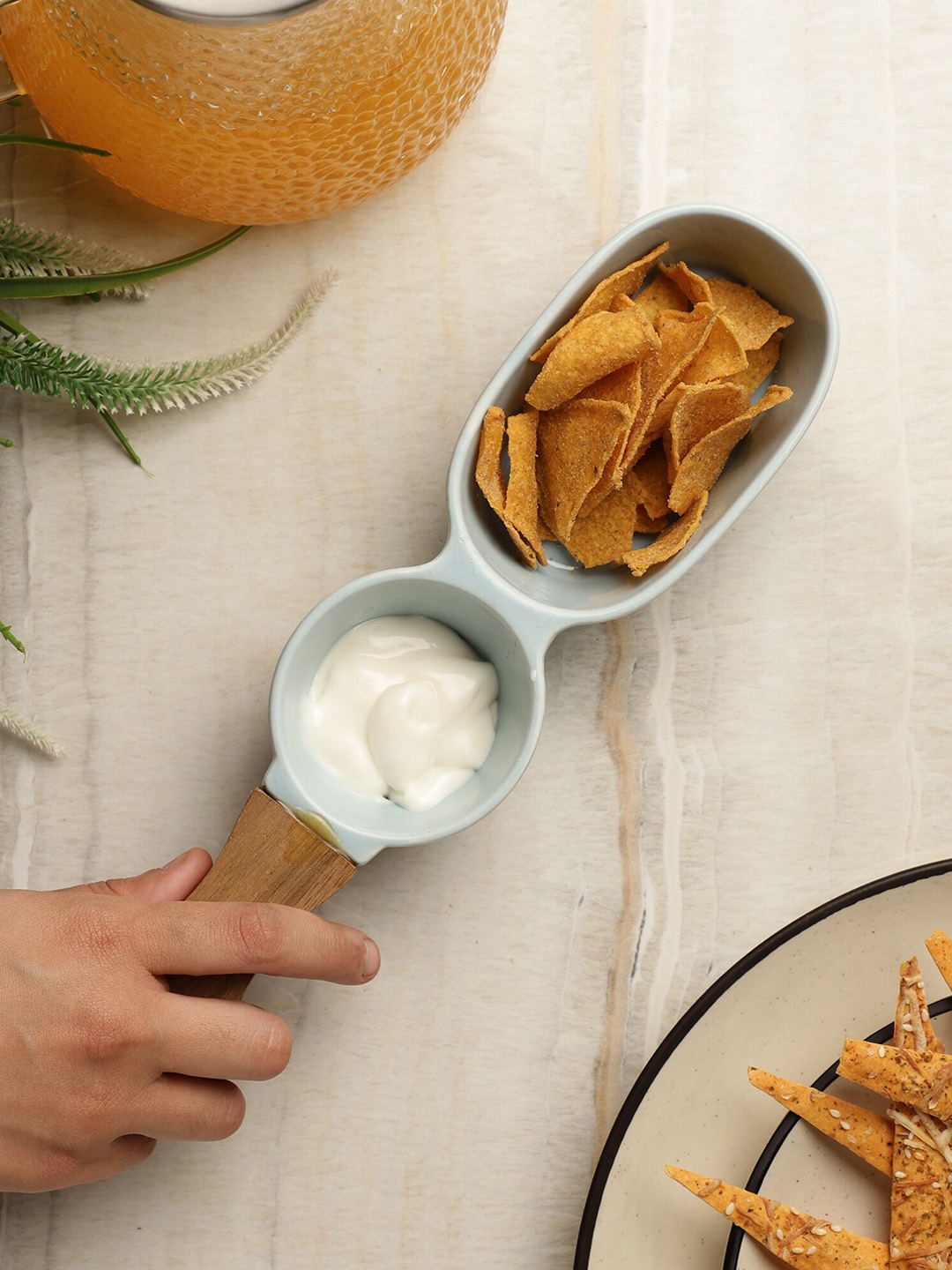 The Decor Mart Blue & Brown Solid Ceramic Chip & Dip Serving Bowl with Wooden Handle
The Decor Mart Blue & Brown Solid Ceramic Chip & Dip Serving Bowl with Wooden Handle