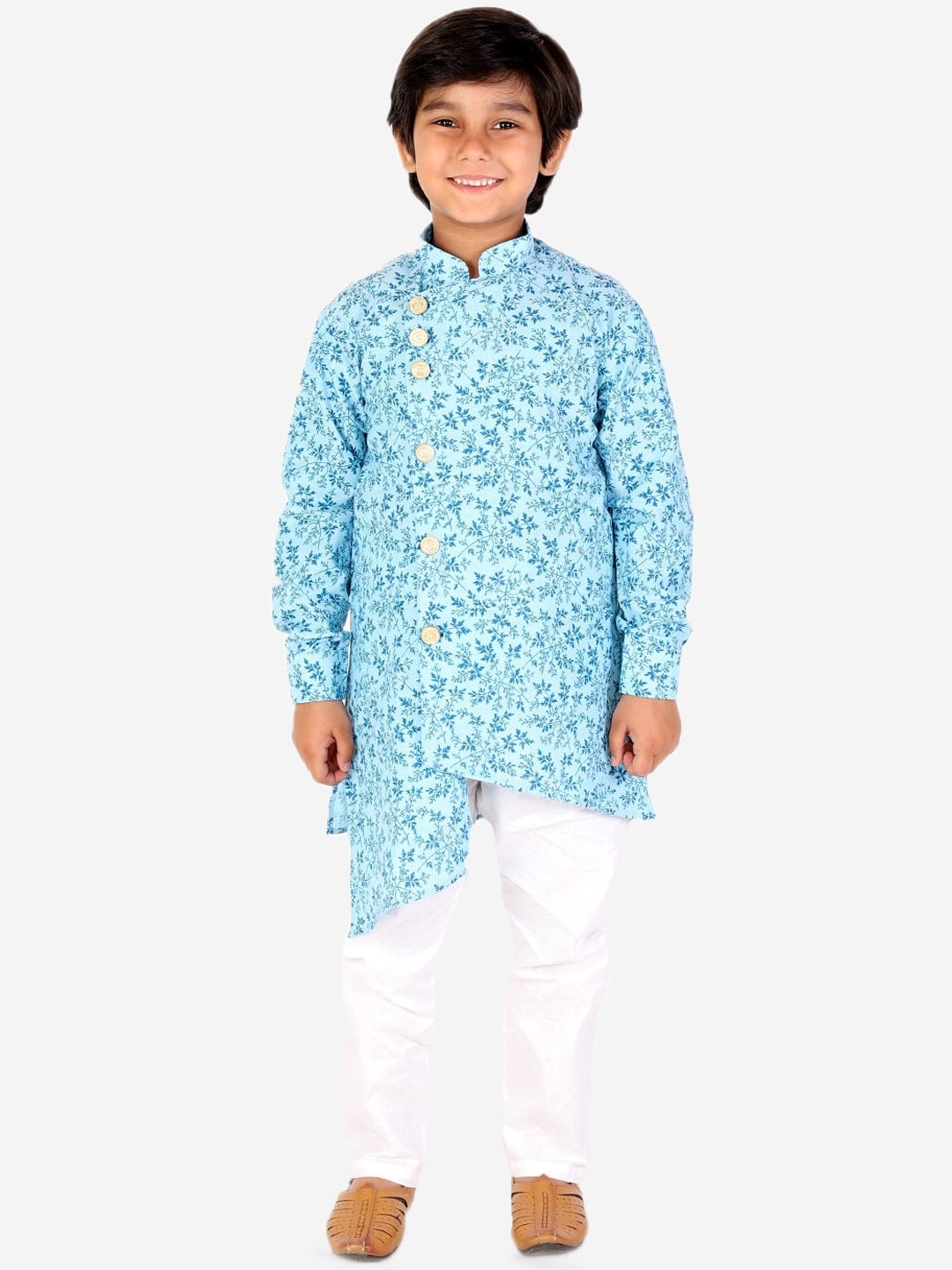 Pro-Ethic STYLE DEVELOPER Boys Turquoise Blue Floral Printed Pure Cotton Kurta with Pyjamas
Pro-Ethic STYLE DEVELOPER Boys Turquoise Blue Floral Printed Pure Cotton Kurta with Pyjamas