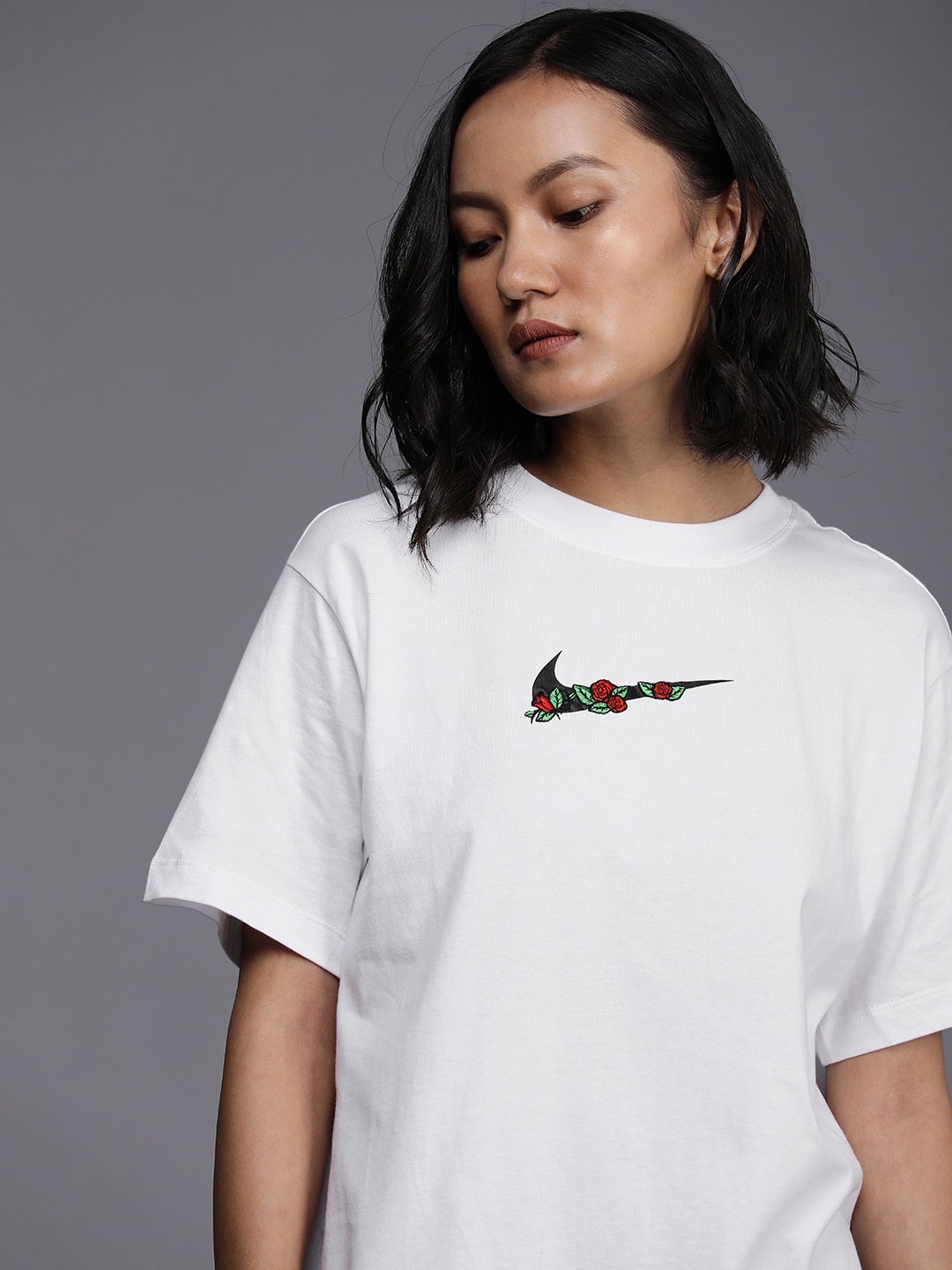 Nike Women White & Green Brand Logo Embroidered Pure Cotton Drop-Shoulder Sleeves Top
Nike Women White & Green Brand Logo Embroidered Pure Cotton Drop-Shoulder Sleeves Top
