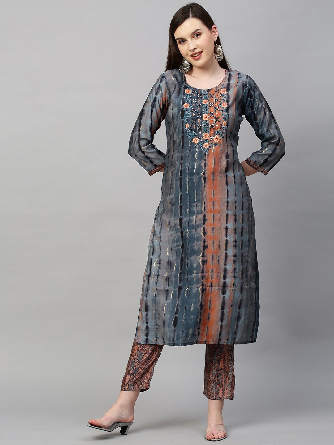 FASHOR Women Blue Printed Thread Work Kurta with Trousers