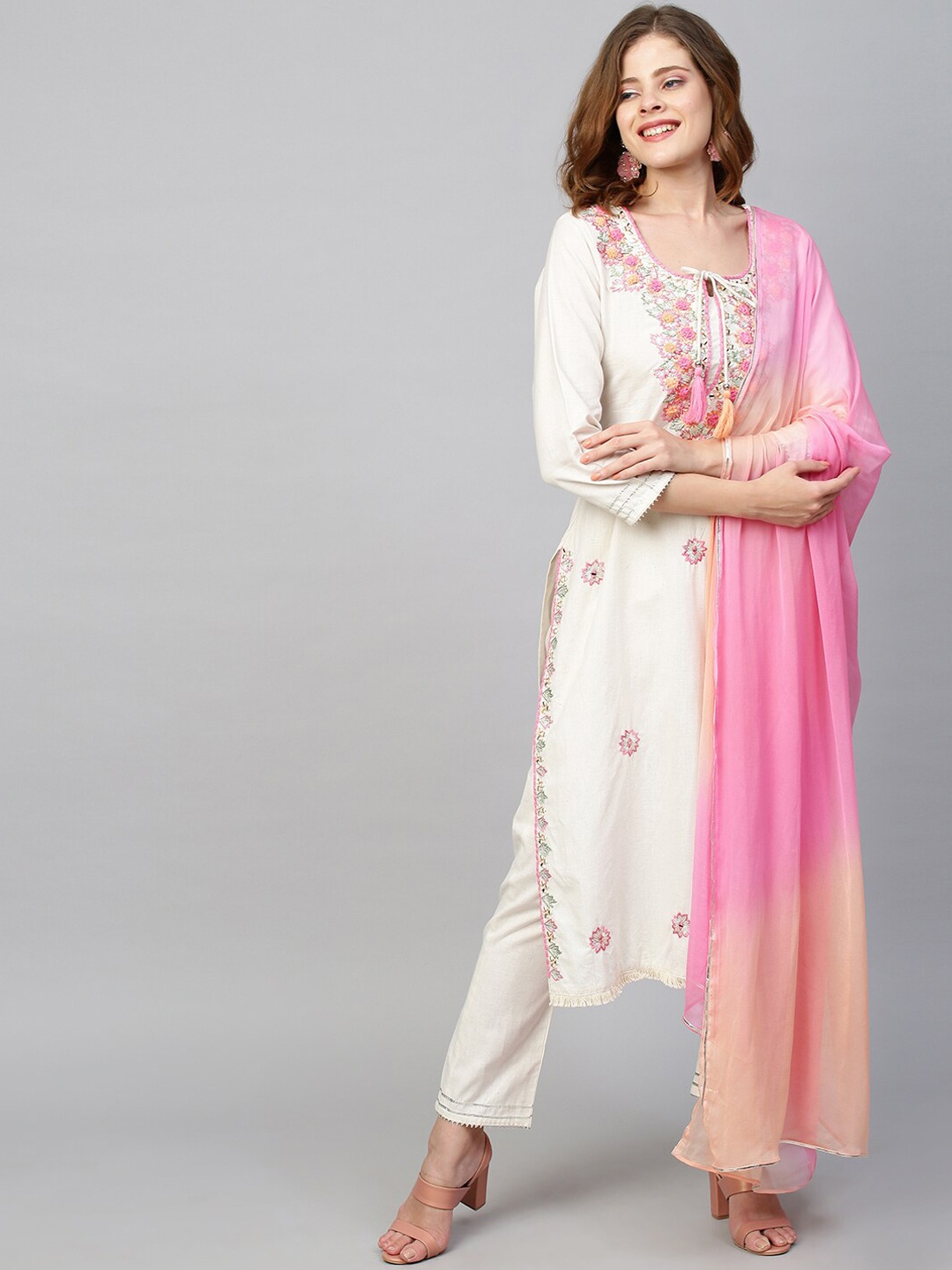FASHOR Women Off White Floral Embroidered Thread Work Kurta with Trousers & With Dupatta
FASHOR Women Off White Floral Embroidered Thread Work Kurta with Trousers & With Dupatta