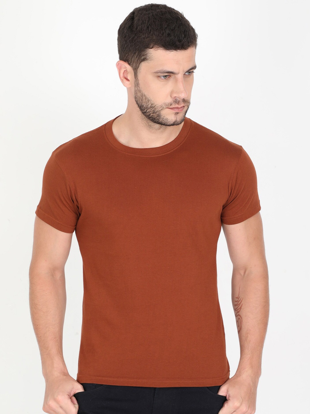 Jolie robe Men Brown Solid Cotton T-shirt