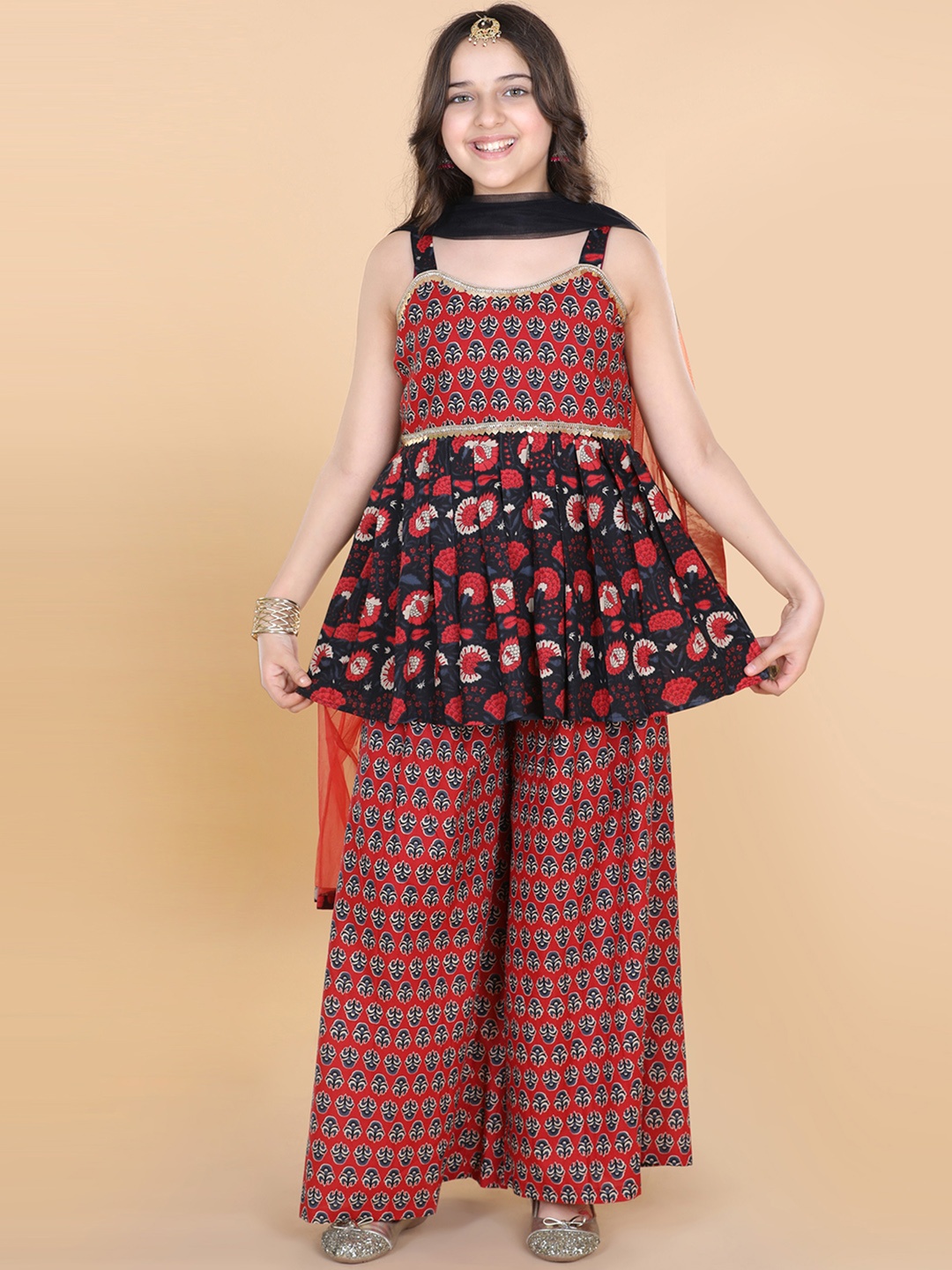 ADIVA Girls Black Floral Printed Empire Gotta Patti Pure Cotton Kurti with Palazzos & With Dupatta
ADIVA Girls Black Floral Printed Empire Gotta Patti Pure Cotton Kurti with Palazzos & With Dupatta