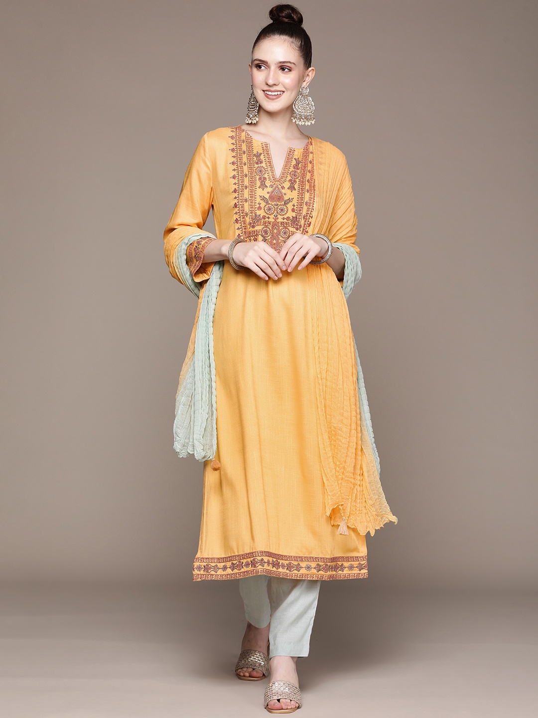 aarke Ritu Kumar Women Yellow Ethnic Motifs Embroidered Thread Work Kurta with Trousers & With Dupatta
aarke Ritu Kumar Women Yellow Ethnic Motifs Embroidered Thread Work Kurta with Trousers & With Dupatta