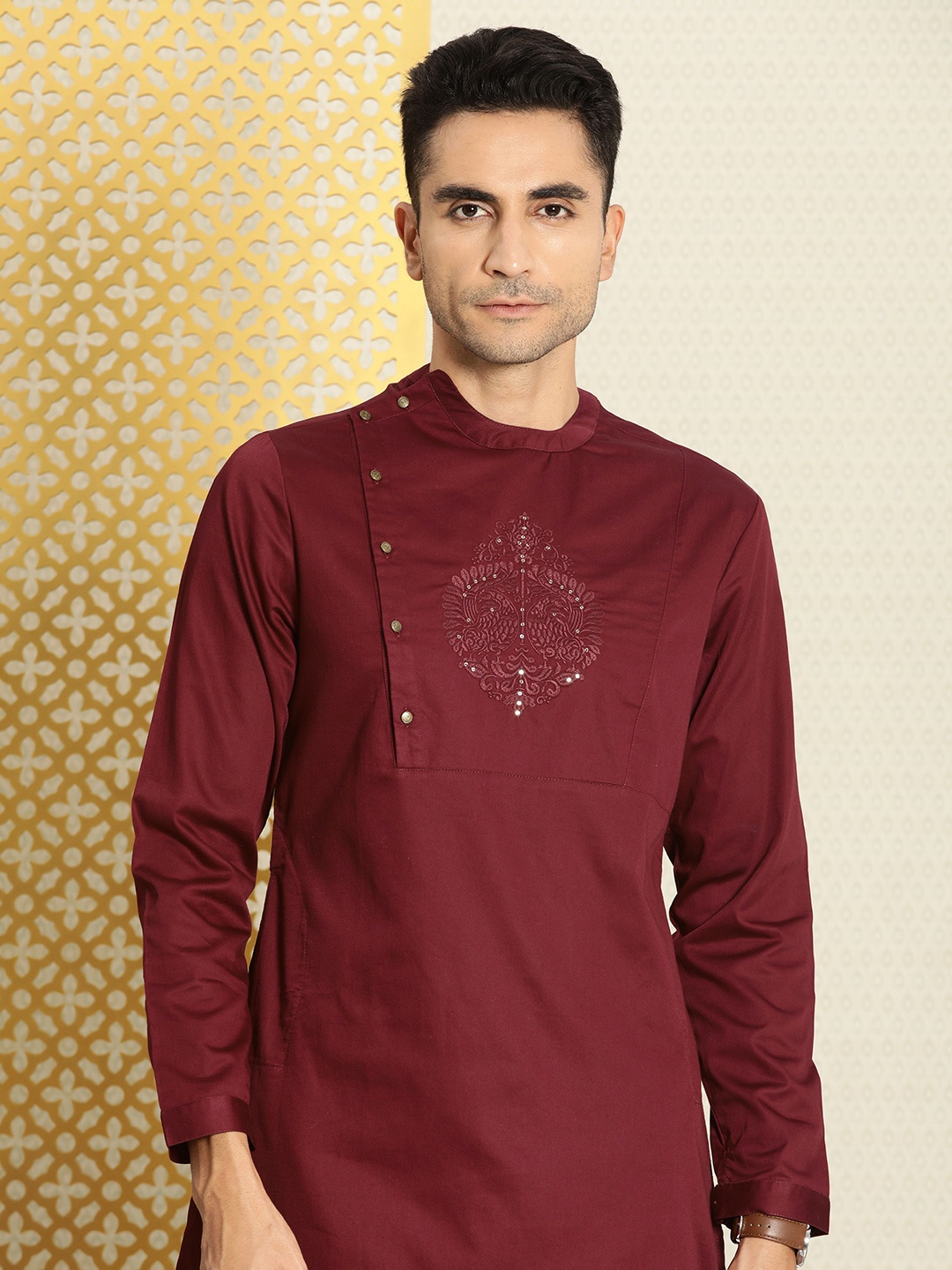 House of Pataudi Jashn Thread Work Embroidered Detail Pure Cotton Angrakha Kurta, Maroon
House of Pataudi Jashn Thread Work Embroidered Detail Pure Cotton Angrakha Kurta, Maroon