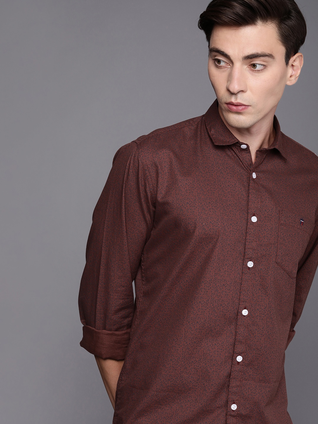 Louis Philippe Jeans Men Rust Brown Slim Fit Ditsy Printed Pure Cotton Casual Shirt
Louis Philippe Jeans Men Rust Brown Slim Fit Ditsy Printed Pure Cotton Casual Shirt