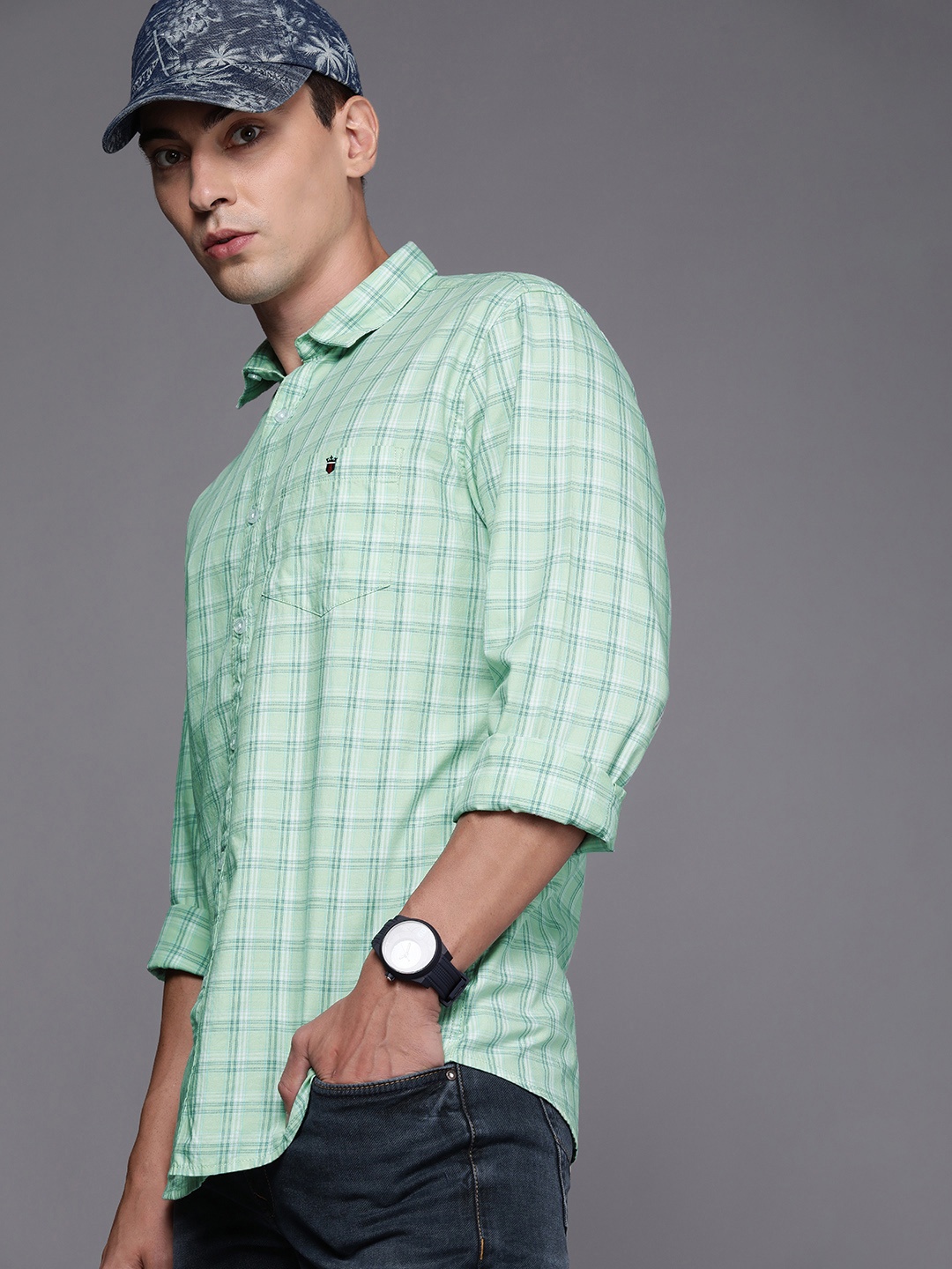 Louis Philippe Jeans Men Green And White Slim Fit Tartan Checked Pure Cotton Casual Shirt
Louis Philippe Jeans Men Green And White Slim Fit Tartan Checked Pure Cotton Casual Shirt