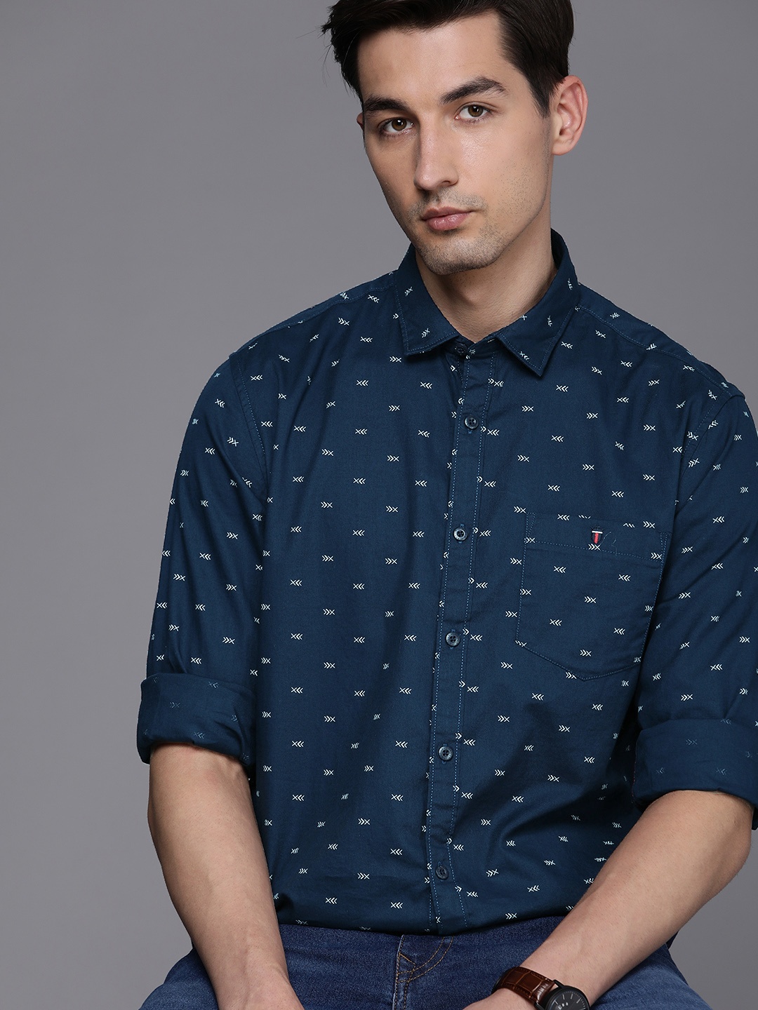 Louis Philippe Jeans Men Navy Blue & White Slim Fit Printed Casual Pure Cotton Shirt
Louis Philippe Jeans Men Navy Blue & White Slim Fit Printed Casual Pure Cotton Shirt