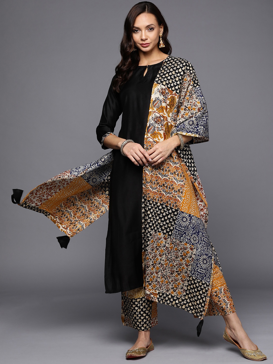 Indo Era Women Black & Mustard Brown Ethnic Motifs Liva Kurta with Palazzos & Dupatta
Indo Era Women Black & Mustard Brown Ethnic Motifs Liva Kurta with Palazzos & Dupatta