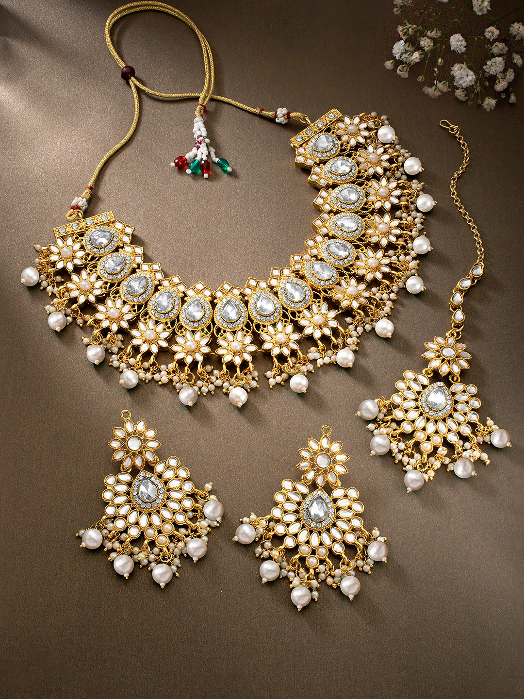 PEORA Off-White Gold-Plated Kundan Studded & Beaded Jewellery Set
PEORA Off-White Gold-Plated Kundan Studded & Beaded Jewellery Set