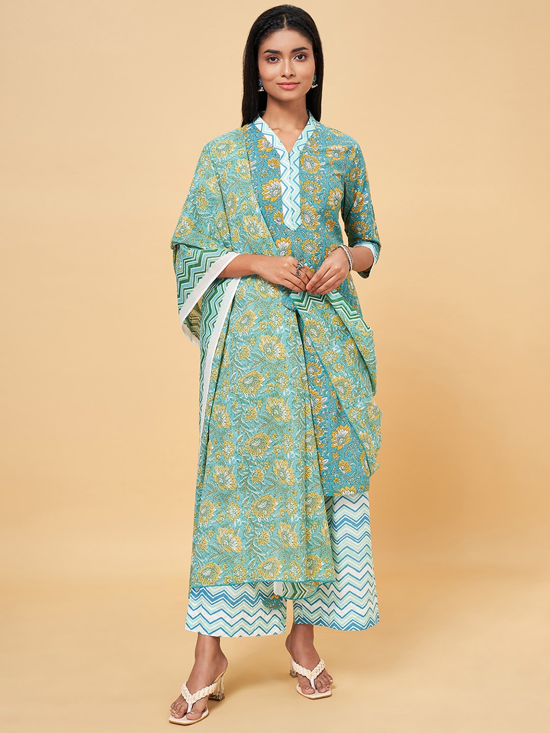 RANGMANCH BY PANTALOONS Women Turquoise Blue Printed Pure Cotton Kurti with Trousers & With Dupatta
RANGMANCH BY PANTALOONS Women Turquoise Blue Printed Pure Cotton Kurti with Trousers & With Dupatta