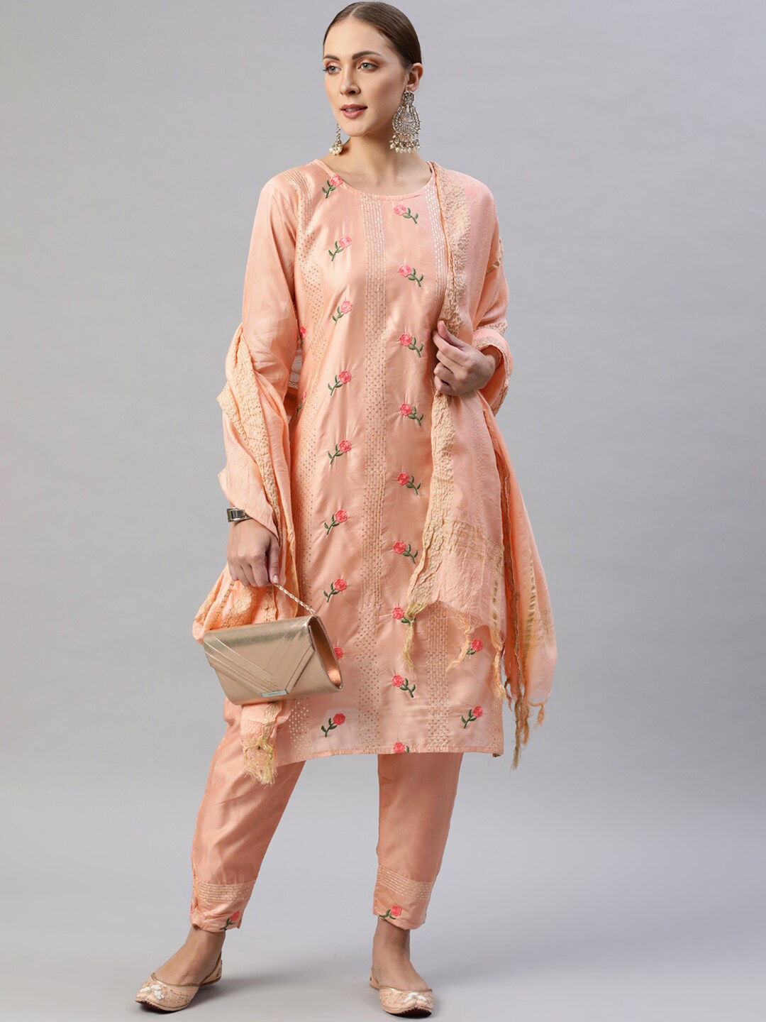 Aarika Women Peach-Coloured Floral Embroidered Pure Silk Kurta with Trousers & With Dupatta
Aarika Women Peach-Coloured Floral Embroidered Pure Silk Kurta with Trousers & With Dupatta
