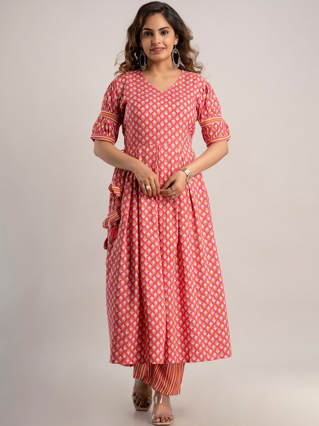 OMASK Women Pink Ethnic Motifs Printed Panelled Kurta with Trousers 
OMASK Women Pink Ethnic Motifs Printed Panelled Kurta with Trousers