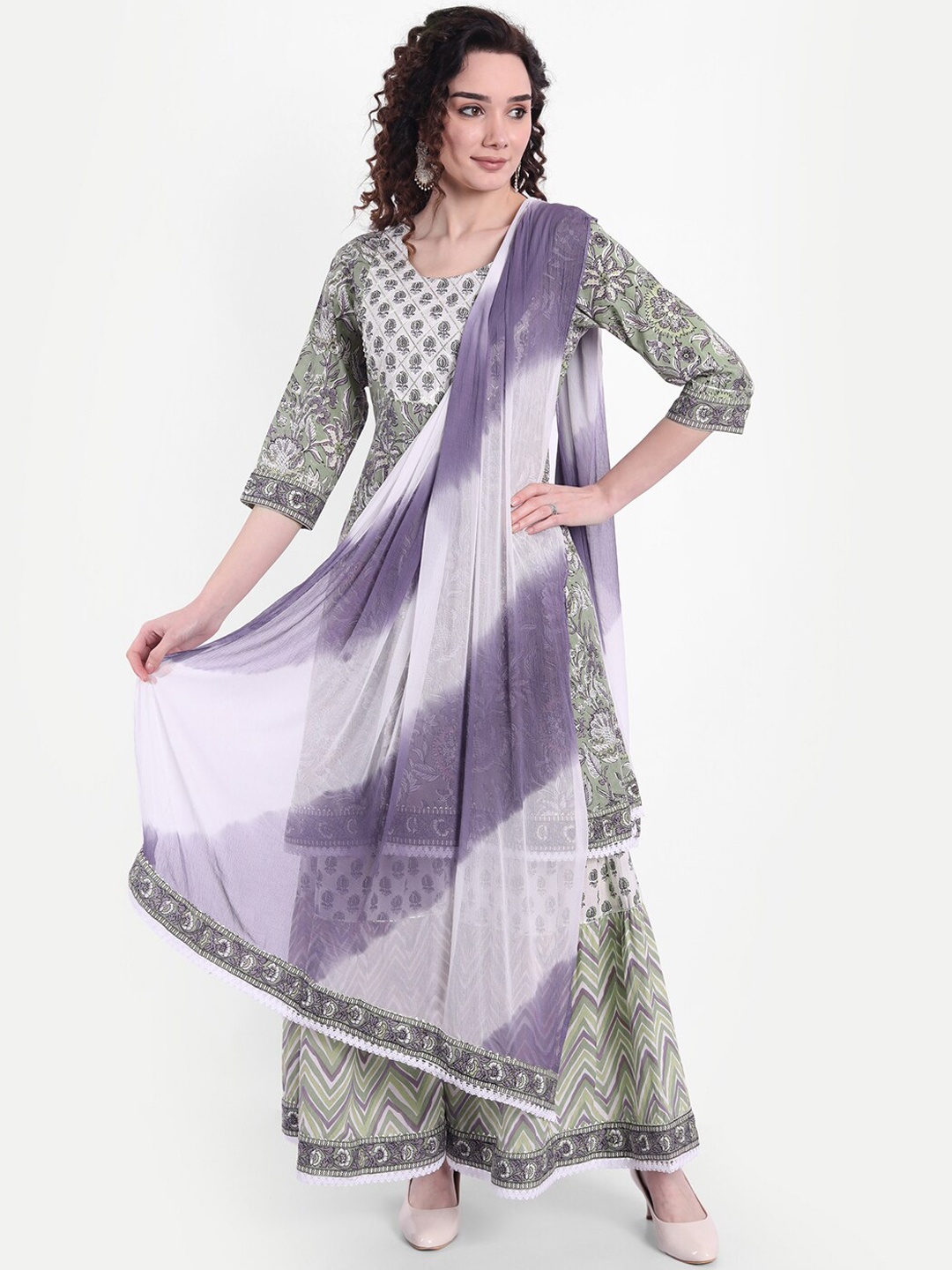 Wyfees Women Green Floral Printed Empire Pure Cotton Kurta with Sharara & With Dupatta
Wyfees Women Green Floral Printed Empire Pure Cotton Kurta with Sharara & With Dupatta