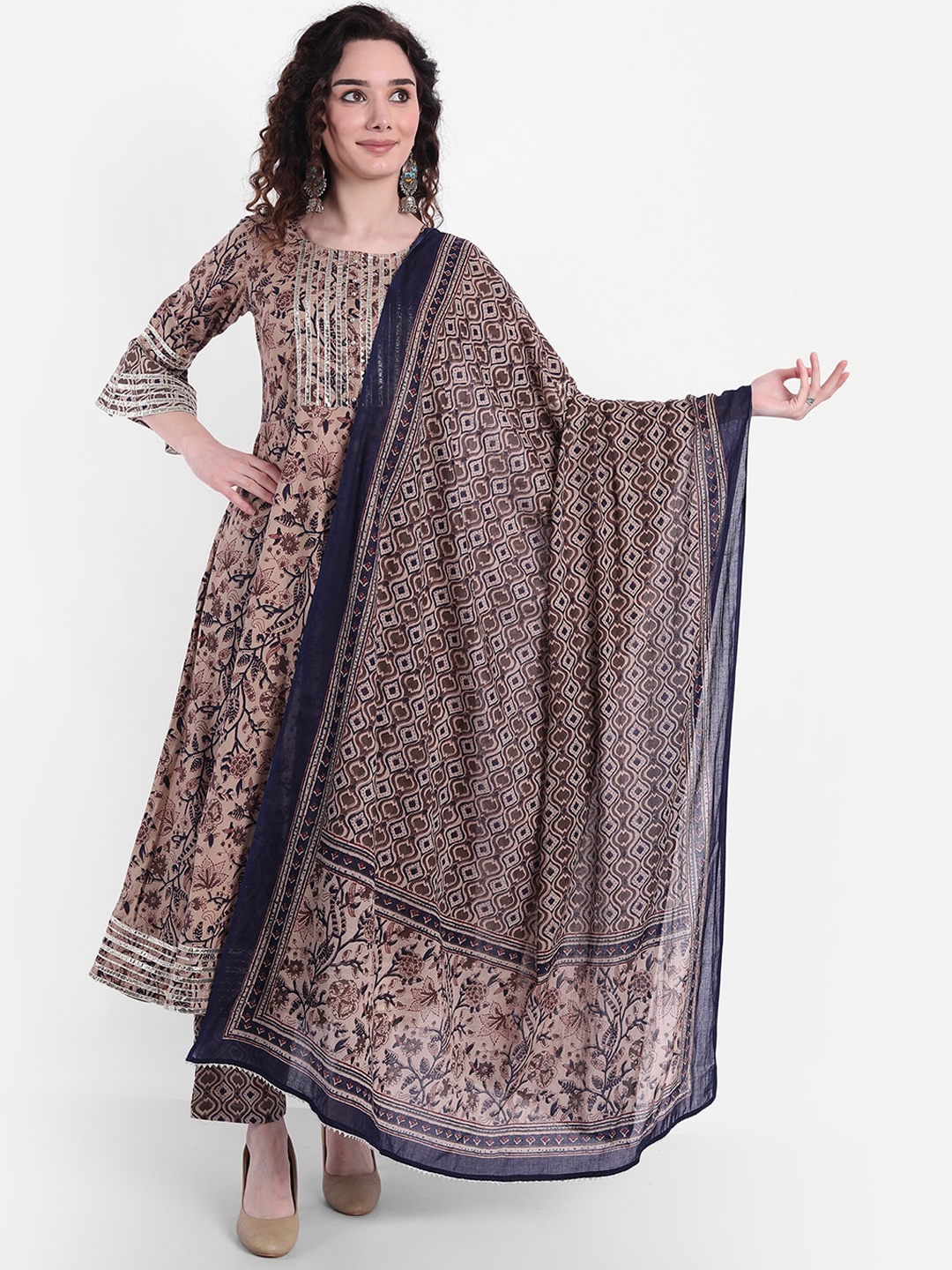 Wyfees Women Beige Ethnic Motifs Printed Gotta Patti Pure Cotton Kurta with Trousers & With Dupatta
Wyfees Women Beige Ethnic Motifs Printed Gotta Patti Pure Cotton Kurta with Trousers & With Dupatta