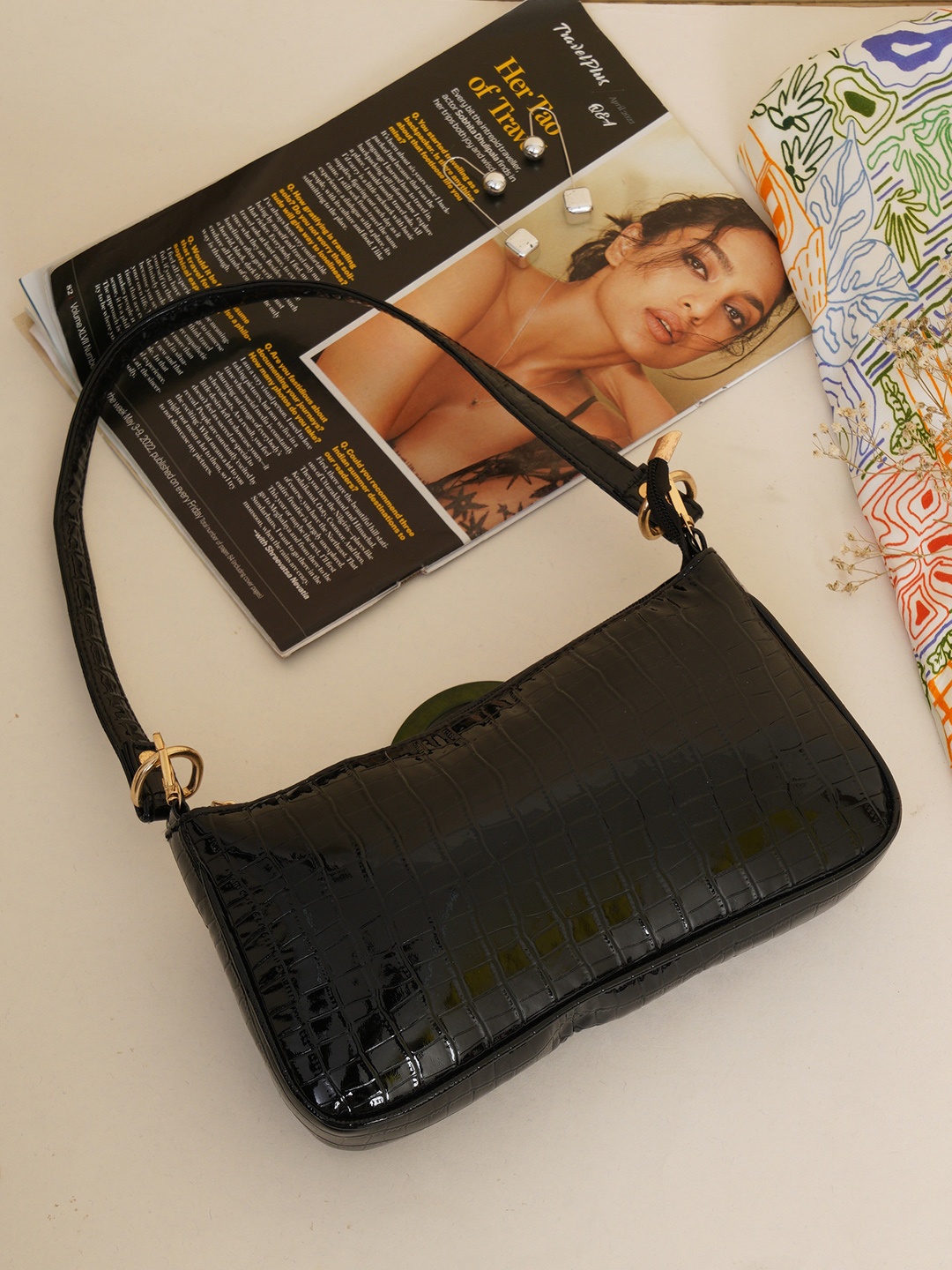 FABBHUE Black Textured PU Structured Shoulder Bag