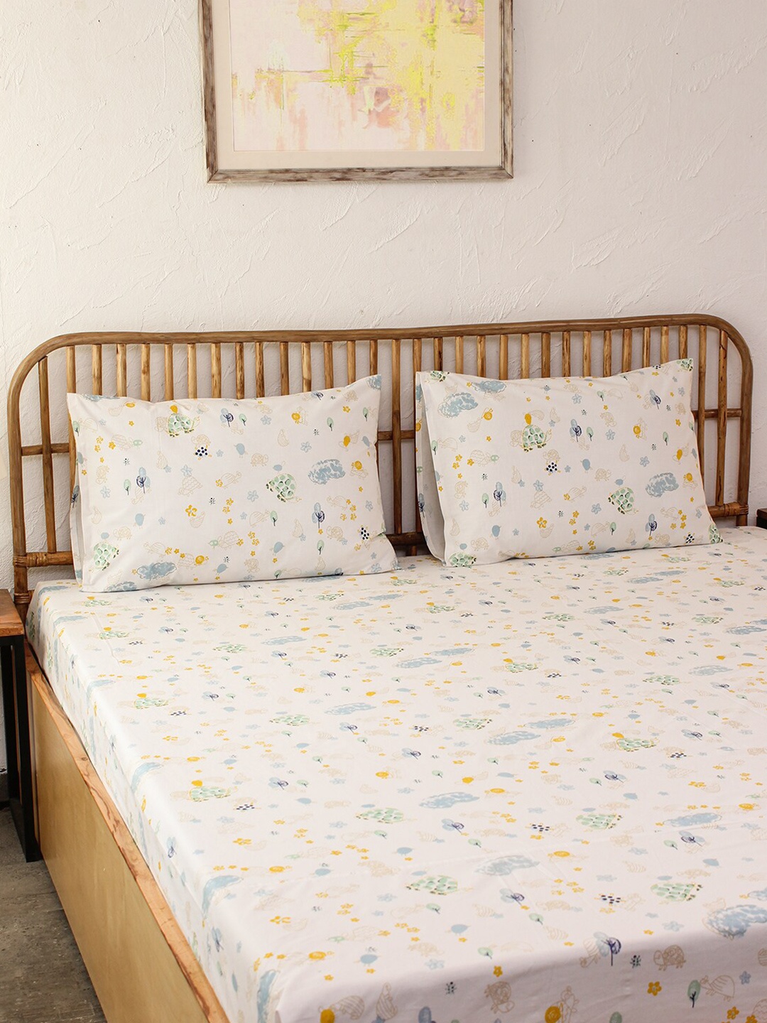 House This White & Green Conversational 180 TC Cotton Queen Bedsheet with 2 Pillow Covers
House This White & Green Conversational 180 TC Cotton Queen Bedsheet with 2 Pillow Covers