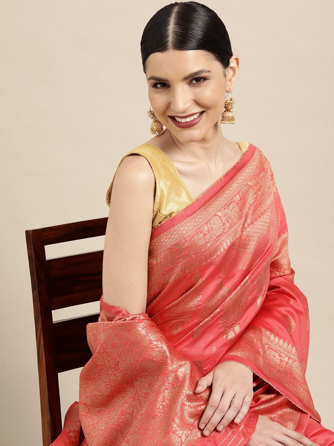 Leeza Store Peach-Coloured & Golden Floral Woven Design Zari Silk Blend Banarasi Saree
Leeza Store Peach-Coloured & Golden Floral Woven Design Zari Silk Blend Banarasi Saree