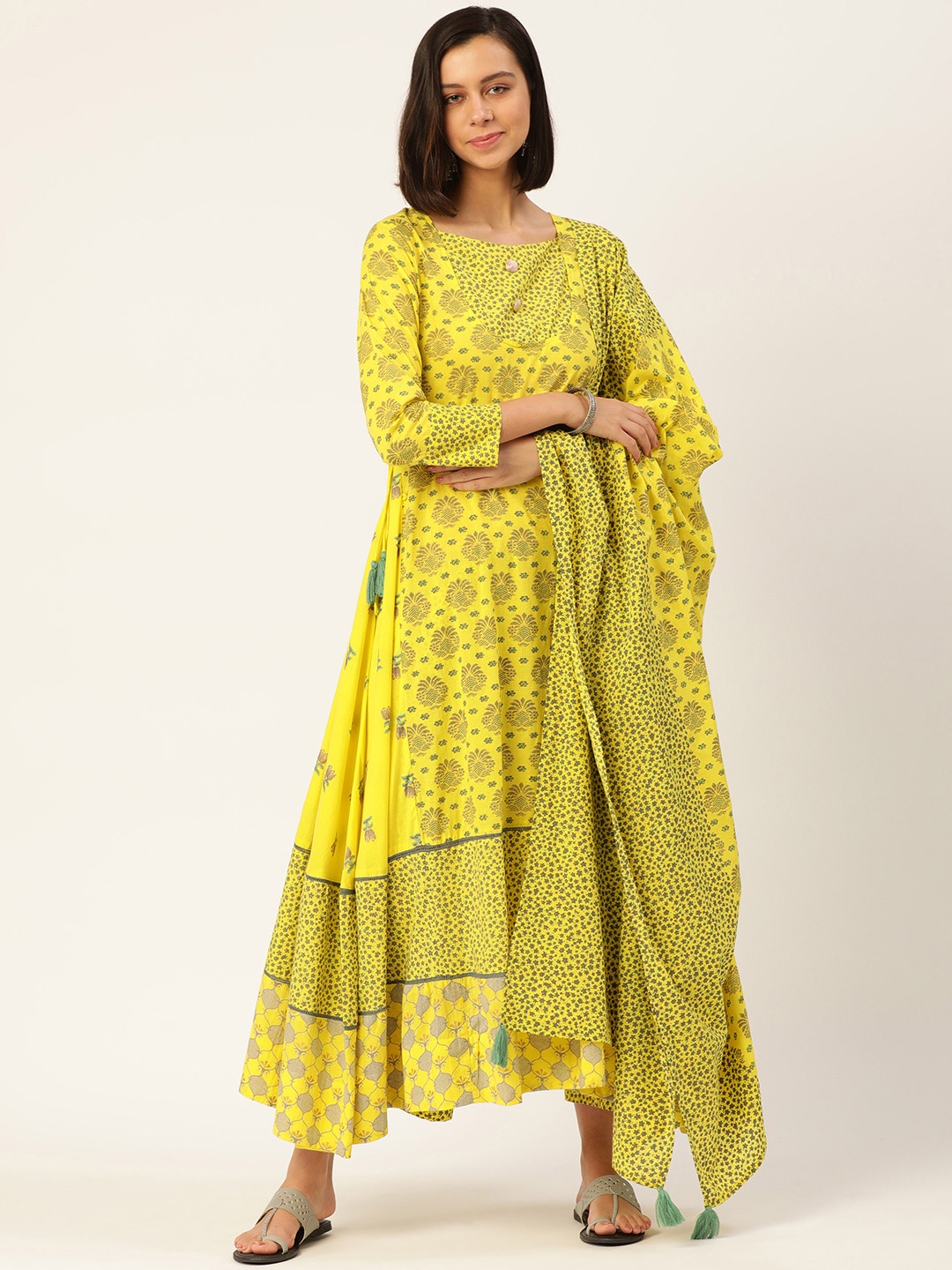 MAAND Women Yellow Floral Printed Empire Pure Cotton Kurta with Trousers & With Dupatta
MAAND Women Yellow Floral Printed Empire Pure Cotton Kurta with Trousers & With Dupatta