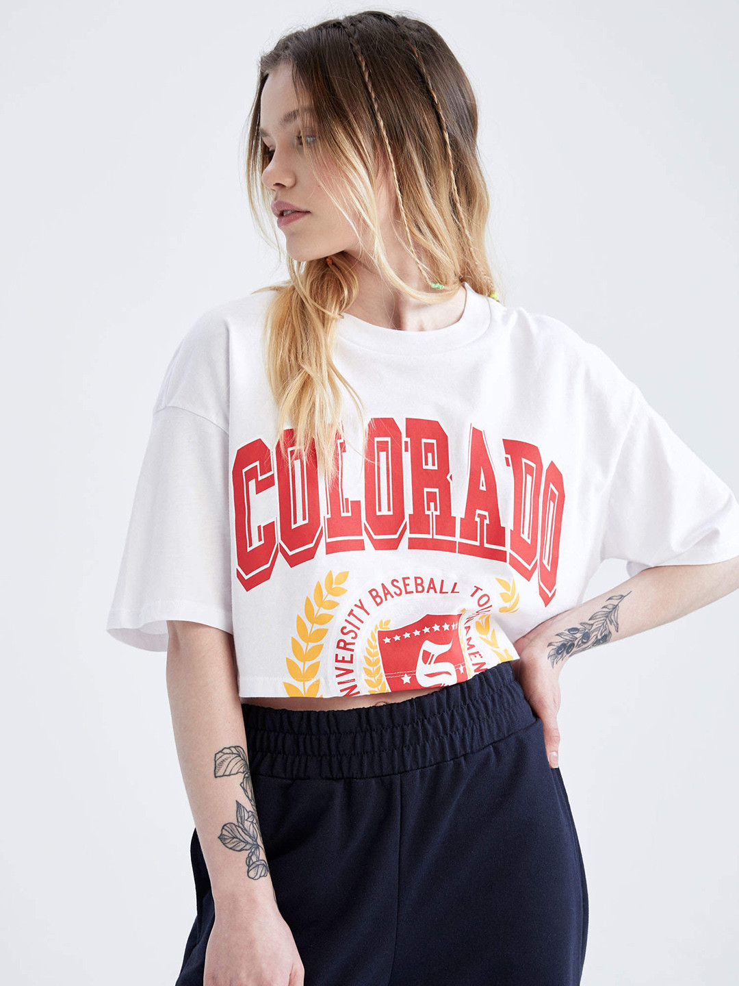 DeFacto Women White & Red Typography Printed Drop-Shoulder Sleeves Pure Cotton T-shirt
DeFacto Women White & Red Typography Printed Drop-Shoulder Sleeves Pure Cotton T-shirt