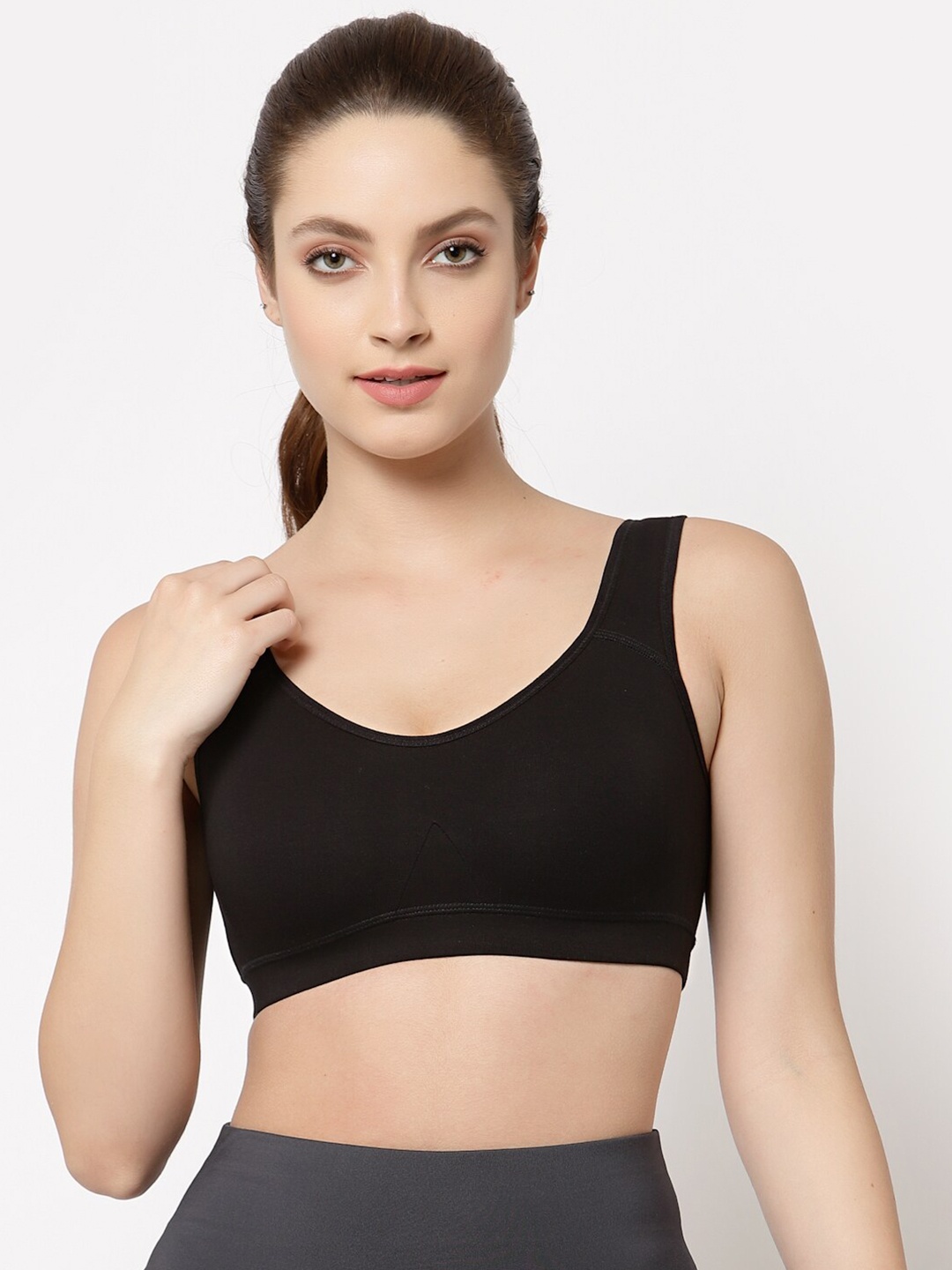 Prag & Co Black Non-Wired Non Padded Full Coverage Low Impact Slip On Sports Bra ABS02
Prag & Co Black Non-Wired Non Padded Full Coverage Low Impact Slip On Sports Bra ABS02