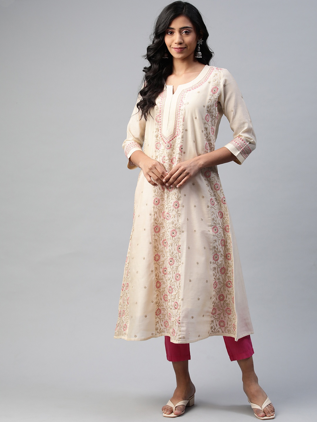 akheri Women Beige & Pink Ethnic Motifs Embroidered Chikankari Chanderi Silk Chanderi Silk Kurta
akheri Women Beige & Pink Ethnic Motifs Embroidered Chikankari Chanderi Silk Chanderi Silk Kurta