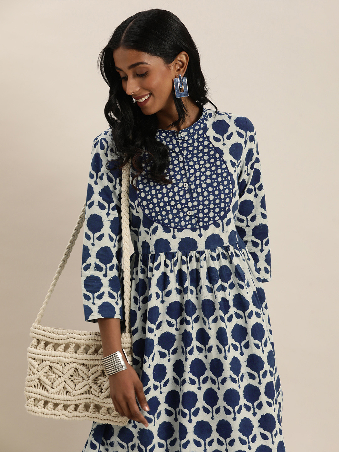 Taavi Women Blue Ethnic Motifs Indigo Printed Pure Cotton Kurta with Trousers
Taavi Women Blue Ethnic Motifs Indigo Printed Pure Cotton Kurta with Trousers