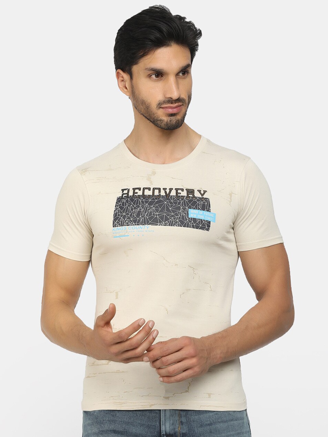 V-Mart Men Beige Printed Slim Fit Cotton T-shirt