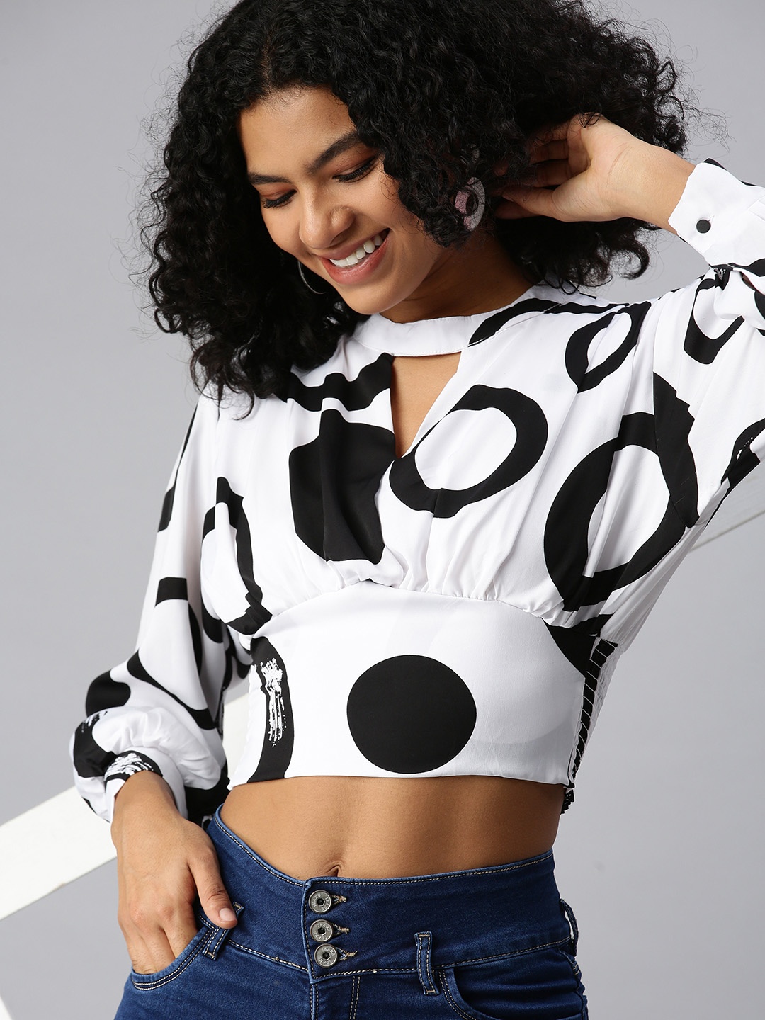 SHOWOFF White & Navy Blue Geometric Print Keyhole Neck Smocked Crepe Blouson Crop Top
SHOWOFF White & Navy Blue Geometric Print Keyhole Neck Smocked Crepe Blouson Crop Top