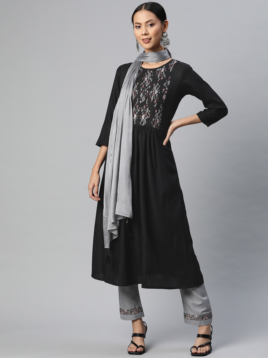 SheWill Women Black Ethnic Motifs Embroidered Thread Work Kurta with Trousers & With Dupatta
SheWill Women Black Ethnic Motifs Embroidered Thread Work Kurta with Trousers & With Dupatta