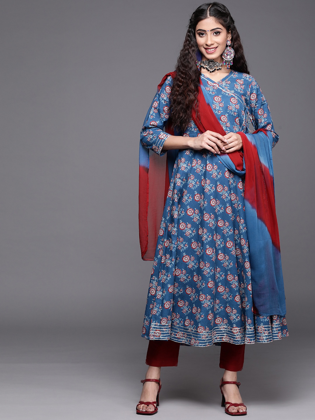 Varanga Women Blue Ethnic Motifs Printed Angrakha Gotta Patti Kurta with Trousers & With Dupatta
Varanga Women Blue Ethnic Motifs Printed Angrakha Gotta Patti Kurta with Trousers & With Dupatta