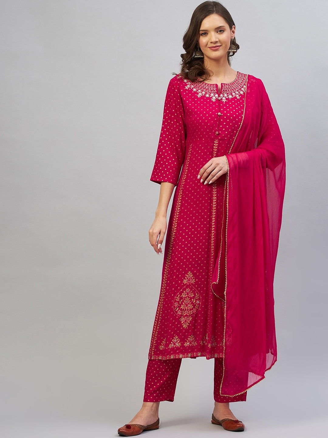 VAABASTA Women Fuchsia Embroidered Panelled Pure Cotton Kurti with Trousers & With Dupatta
VAABASTA Women Fuchsia Embroidered Panelled Pure Cotton Kurti with Trousers & With Dupatta