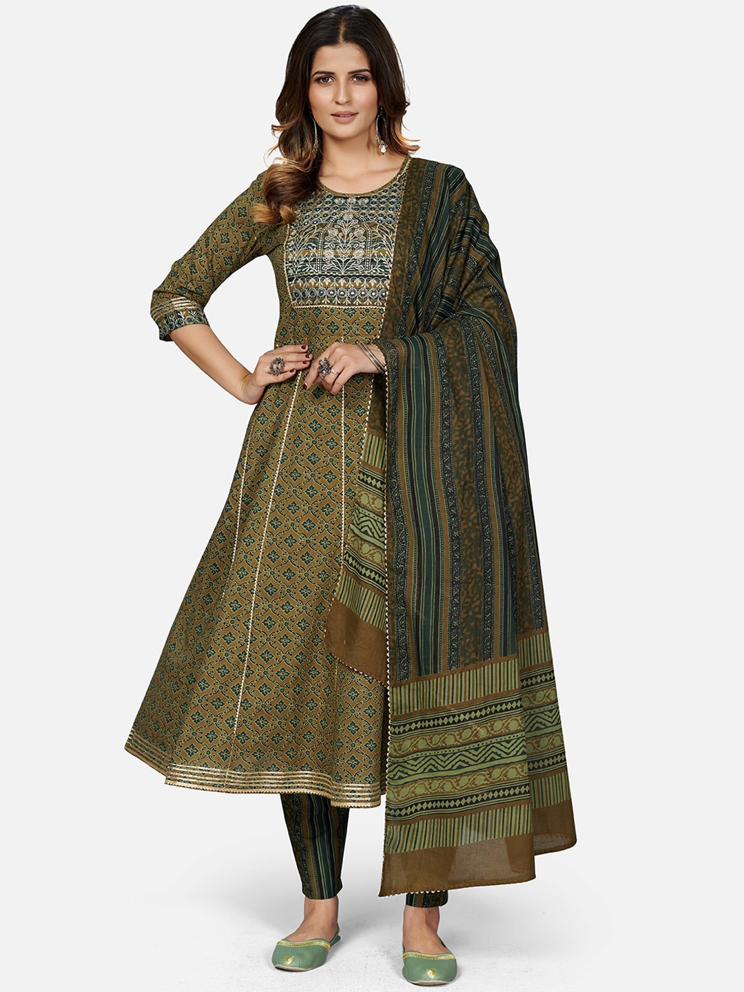 Vbuyz Women Green Printed Pleated Sequinned Pure Cotton Kurti with Trousers & With Dupatta
Vbuyz Women Green Printed Pleated Sequinned Pure Cotton Kurti with Trousers & With Dupatta